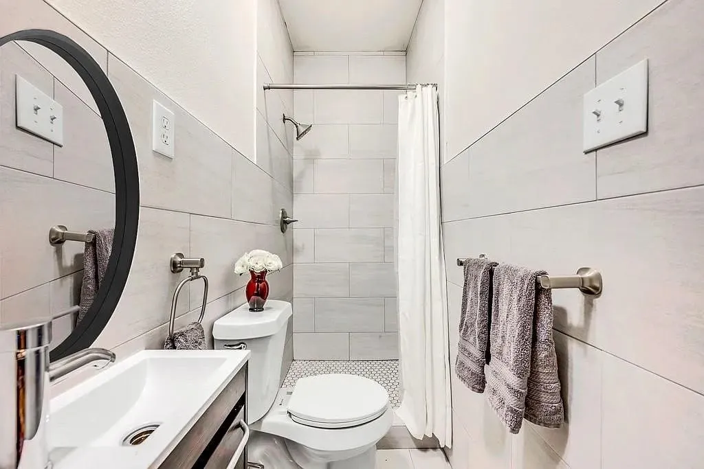 Single Family Residence For Sale in Dallas County , 4301 Vandelia Street, Dallas, Texas 75219, 6 Bedroom, 4 Bathroom, 2 Garage spaces, 3,524 Sqft, built in 1924, mls#21330522, Real Estate Agent in Dallas, Homes For Sale in Dallas county, Homes For Sale in Dallas, Realtor in Dallas Texas, Real Estate Brokerage Independent Realty Texas, Luminita Cordes Realtor