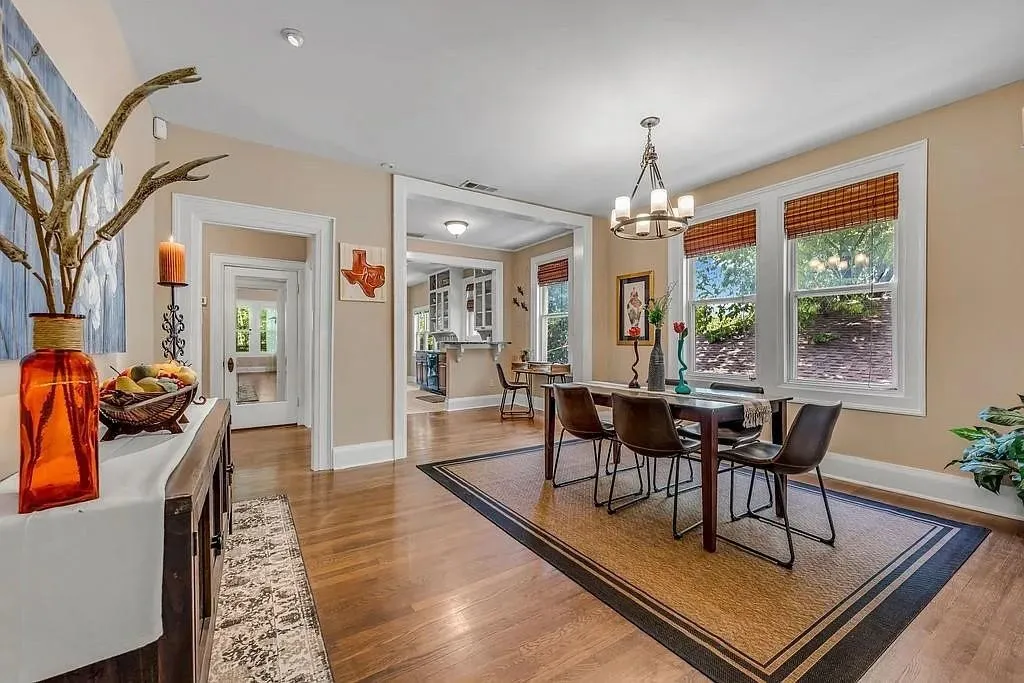 Single Family Residence For Sale in Dallas County , 4301 Vandelia Street, Dallas, Texas 75219, 6 Bedroom, 4 Bathroom, 2 Garage spaces, 3,524 Sqft, built in 1924, mls#21330522, Real Estate Agent in Dallas, Homes For Sale in Dallas county, Homes For Sale in Dallas, Realtor in Dallas Texas, Real Estate Brokerage Independent Realty Texas, Luminita Cordes Realtor