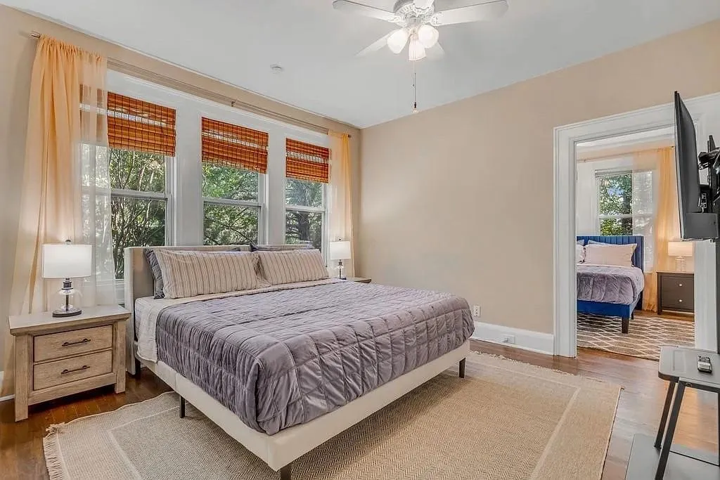 Single Family Residence For Sale in Dallas County , 4301 Vandelia Street, Dallas, Texas 75219, 6 Bedroom, 4 Bathroom, 2 Garage spaces, 3,524 Sqft, built in 1924, mls#21330522, Real Estate Agent in Dallas, Homes For Sale in Dallas county, Homes For Sale in Dallas, Realtor in Dallas Texas, Real Estate Brokerage Independent Realty Texas, Luminita Cordes Realtor