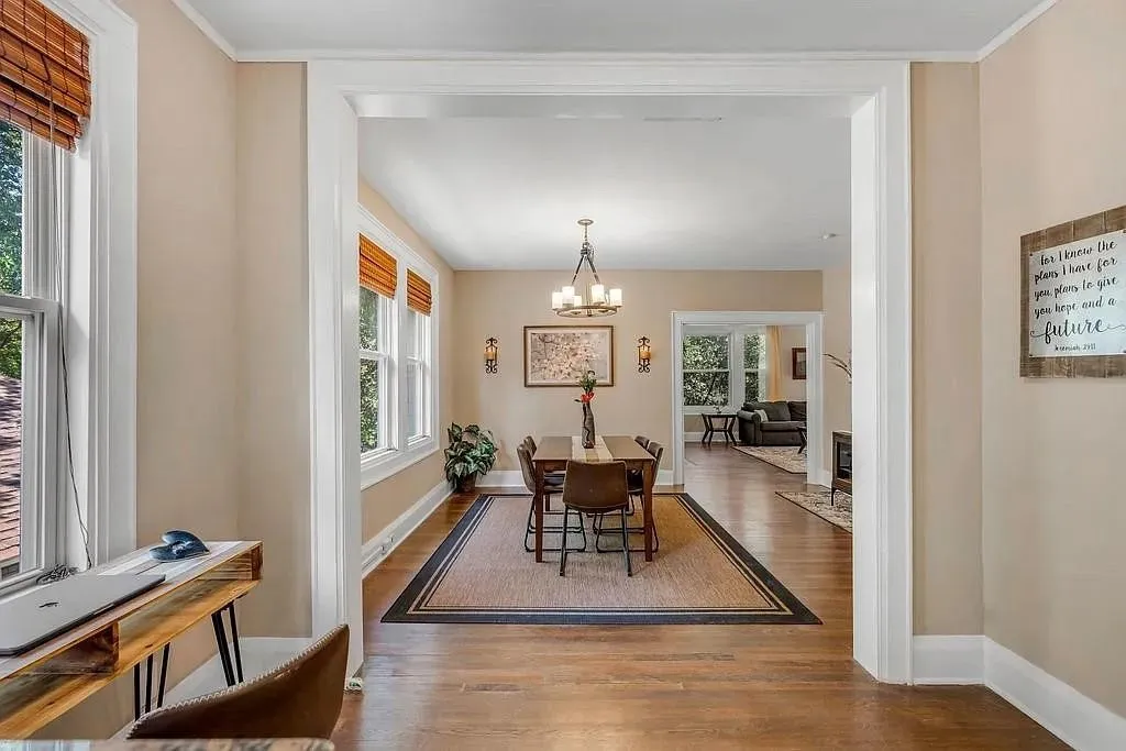 Single Family Residence For Sale in Dallas County , 4301 Vandelia Street, Dallas, Texas 75219, 6 Bedroom, 4 Bathroom, 2 Garage spaces, 3,524 Sqft, built in 1924, mls#21330522, Real Estate Agent in Dallas, Homes For Sale in Dallas county, Homes For Sale in Dallas, Realtor in Dallas Texas, Real Estate Brokerage Independent Realty Texas, Luminita Cordes Realtor