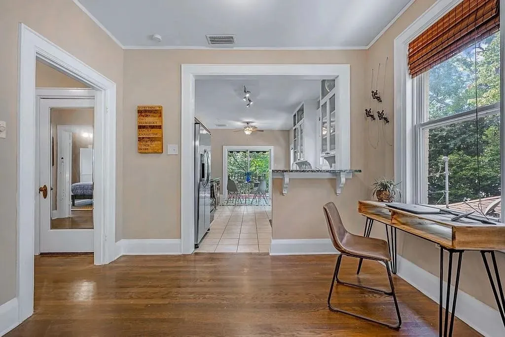 Single Family Residence For Sale in Dallas County , 4301 Vandelia Street, Dallas, Texas 75219, 6 Bedroom, 4 Bathroom, 2 Garage spaces, 3,524 Sqft, built in 1924, mls#21330522, Real Estate Agent in Dallas, Homes For Sale in Dallas county, Homes For Sale in Dallas, Realtor in Dallas Texas, Real Estate Brokerage Independent Realty Texas, Luminita Cordes Realtor