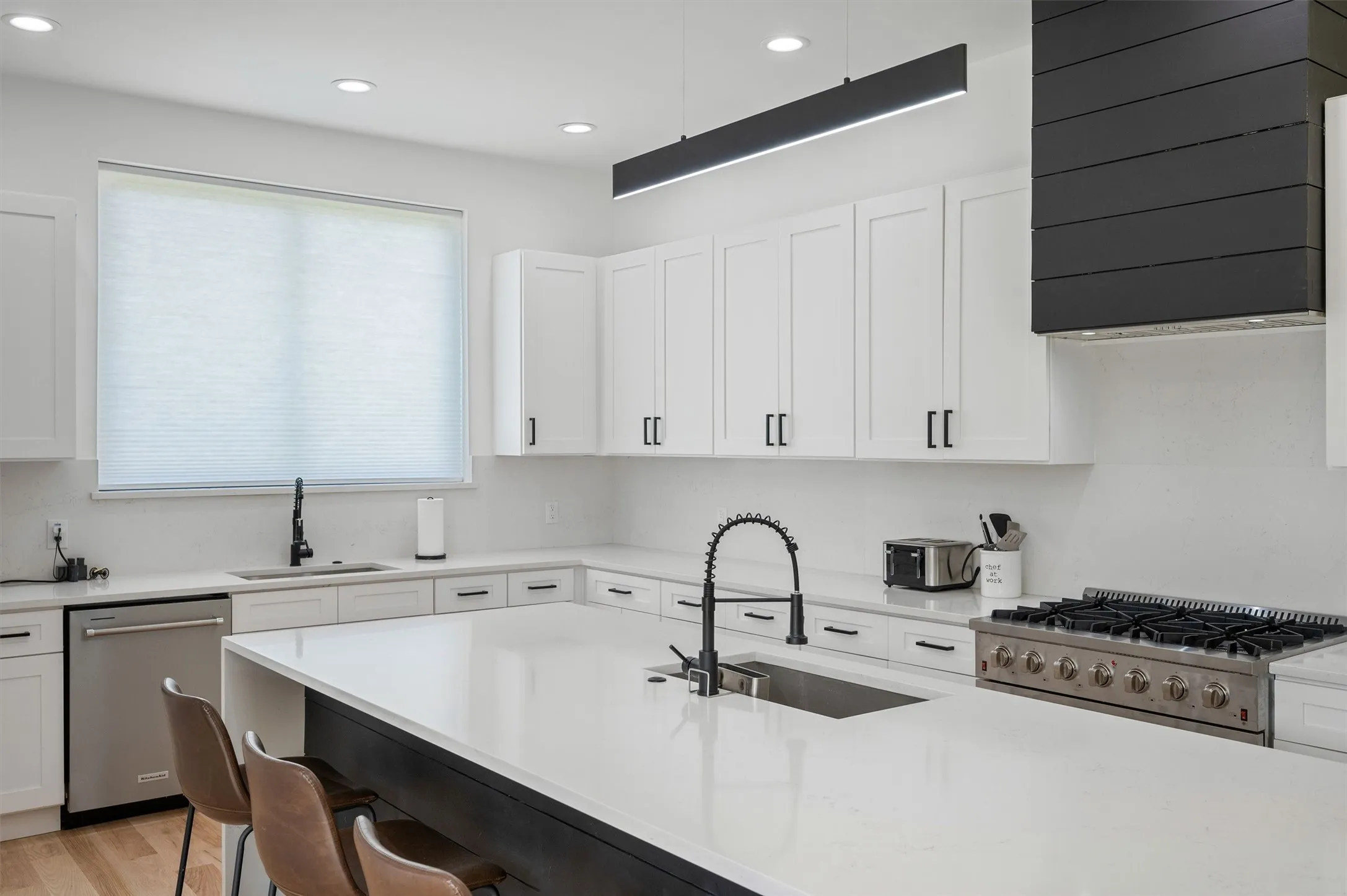 Gourmet Chef's Kitchen, Ready For The Home Chef To WOW His Or Her Guests!