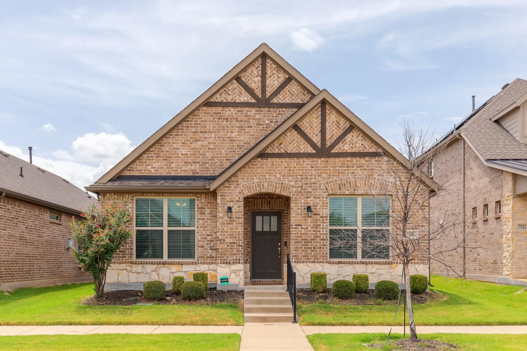 Single Family Residence For Sale in Denton County , 7308 Elm Grove Lane, Little Elm, Texas 76227, 3 Bedroom, 2 Bathroom, 2 Garage spaces, 1,798 Sqft, built in 2019, mls#21330755, Real Estate Agent in Little Elm, Homes For Sale in Denton county, Homes For Sale in Little Elm, Realtor in Little Elm Texas, Real Estate Brokerage Independent Realty Texas, Luminita Cordes Realtor