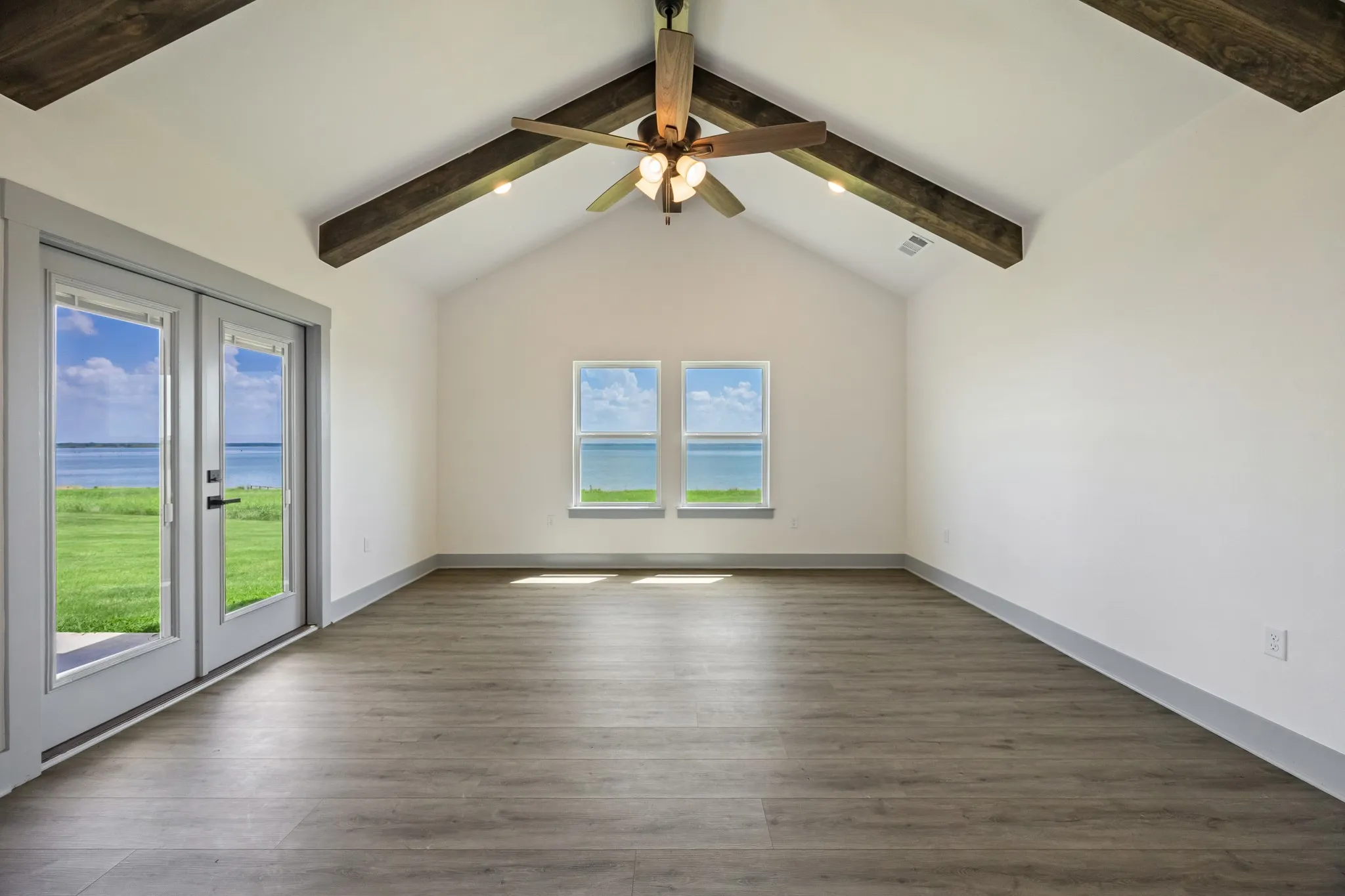 Single Family Residence For Sale in Hunt County , 253 Caro Drive, West Tawakoni, Texas 75474, 4 Bedroom, 4 Bathroom, 2 Garage spaces, 2,372 Sqft, built in 2025, mls#21330700, Real Estate Agent in West Tawakoni, Homes For Sale in Hunt county, Homes For Sale in West Tawakoni, Realtor in West Tawakoni Texas, Real Estate Brokerage Independent Realty Texas, Luminita Cordes Realtor