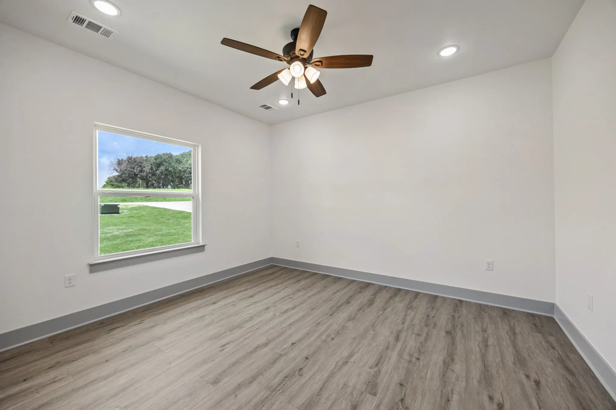 Single Family Residence For Sale in Hunt County , 253 Caro Drive, West Tawakoni, Texas 75474, 4 Bedroom, 4 Bathroom, 2 Garage spaces, 2,372 Sqft, built in 2025, mls#21330700, Real Estate Agent in West Tawakoni, Homes For Sale in Hunt county, Homes For Sale in West Tawakoni, Realtor in West Tawakoni Texas, Real Estate Brokerage Independent Realty Texas, Luminita Cordes Realtor