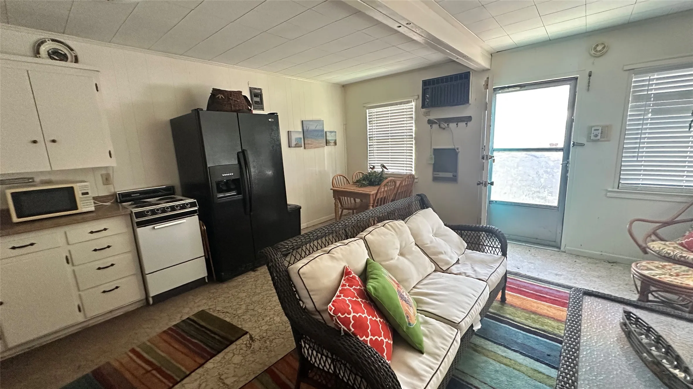 Single Family Residence For Sale in Brown County , 241 County Road 611, Brownwood, Texas 76801, 1 Bedroom, 1 Bathroom, Garage spaces, 486 Sqft, built in 1978, mls#21329997, Real Estate Agent in Brownwood, Homes For Sale in Brown county, Homes For Sale in Brownwood, Realtor in Brownwood Texas, Real Estate Brokerage Independent Realty Texas, Luminita Cordes Realtor