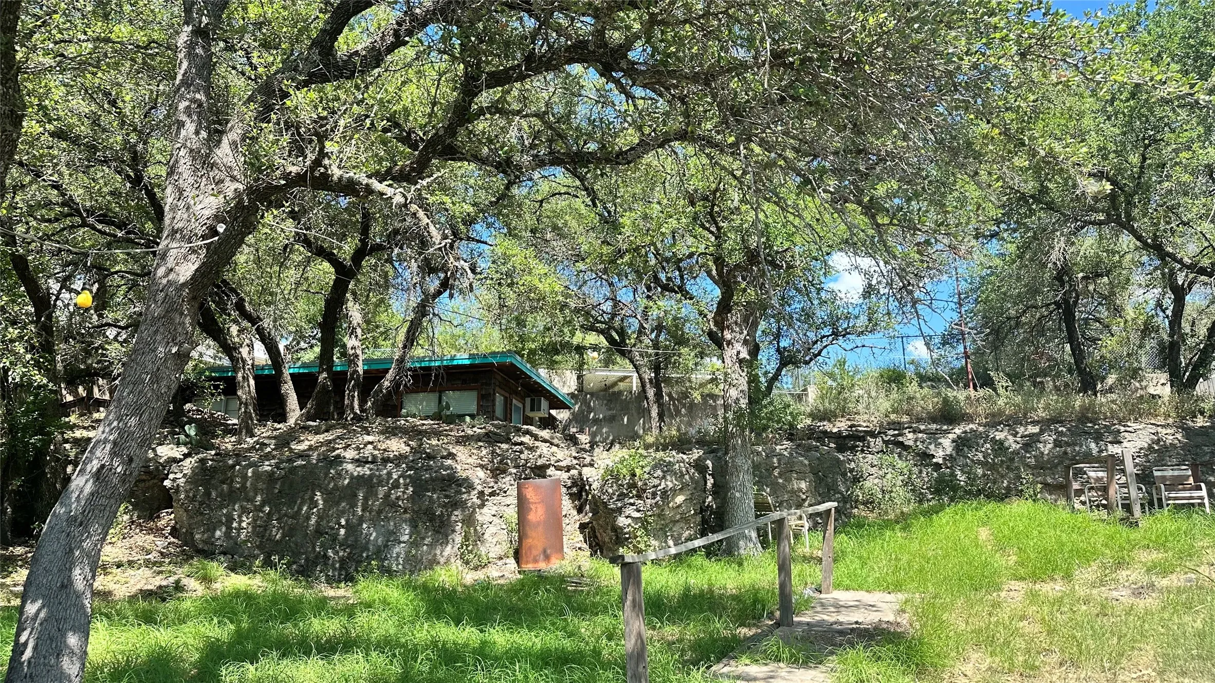 Single Family Residence For Sale in Brown County , 241 County Road 611, Brownwood, Texas 76801, 1 Bedroom, 1 Bathroom, Garage spaces, 486 Sqft, built in 1978, mls#21329997, Real Estate Agent in Brownwood, Homes For Sale in Brown county, Homes For Sale in Brownwood, Realtor in Brownwood Texas, Real Estate Brokerage Independent Realty Texas, Luminita Cordes Realtor