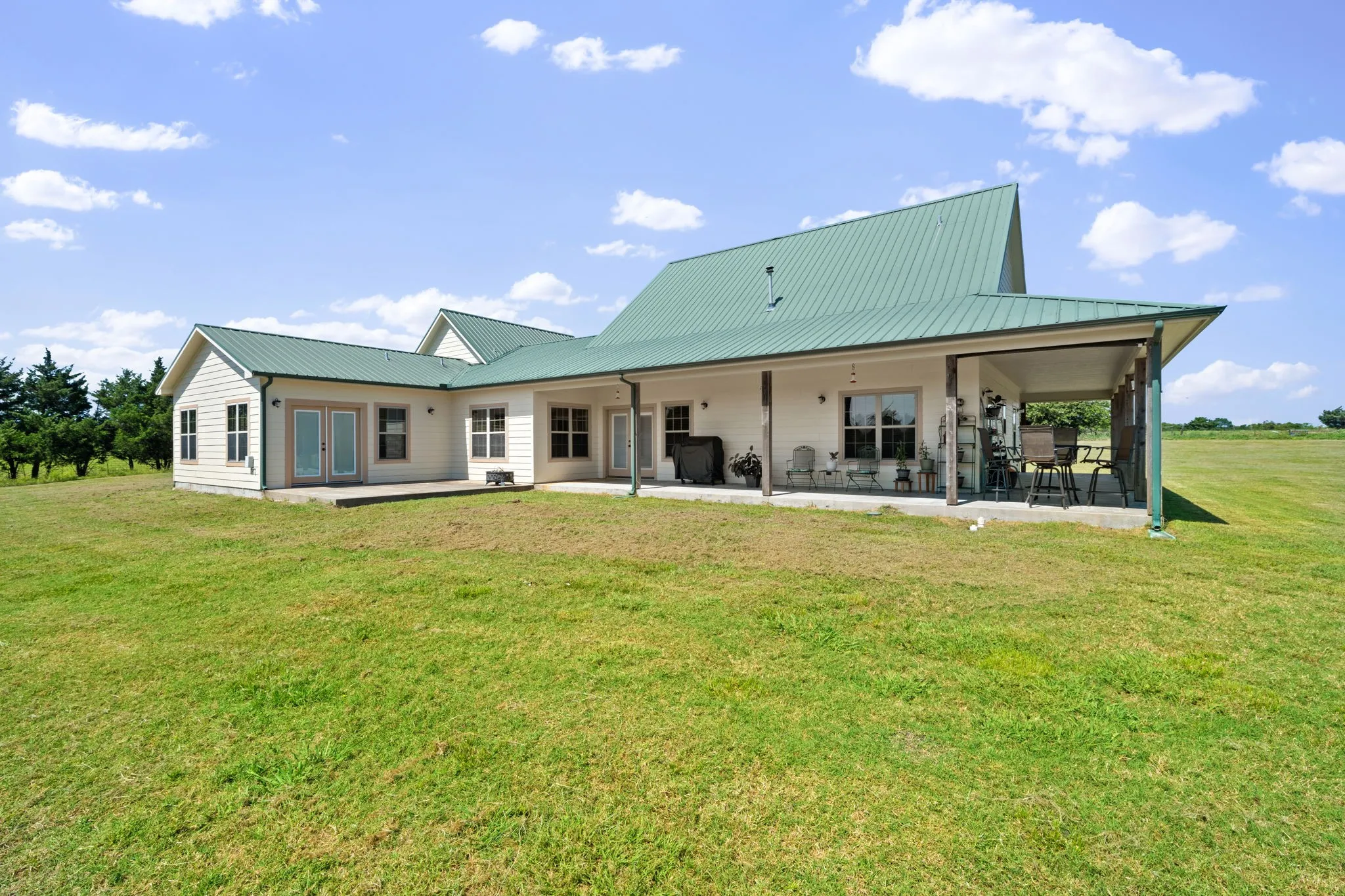 Farm For Sale in Hunt County , 247 County Road 4519, Wolfe City, Texas 75496, 3 Bedroom, 3 Bathroom, 2 Garage spaces, 2,096 Sqft, built in 2012, mls#21328558, Real Estate Agent in Wolfe City, Homes For Sale in Hunt county, Homes For Sale in Wolfe City, Realtor in Wolfe City Texas, Real Estate Brokerage Independent Realty Texas, Luminita Cordes Realtor
