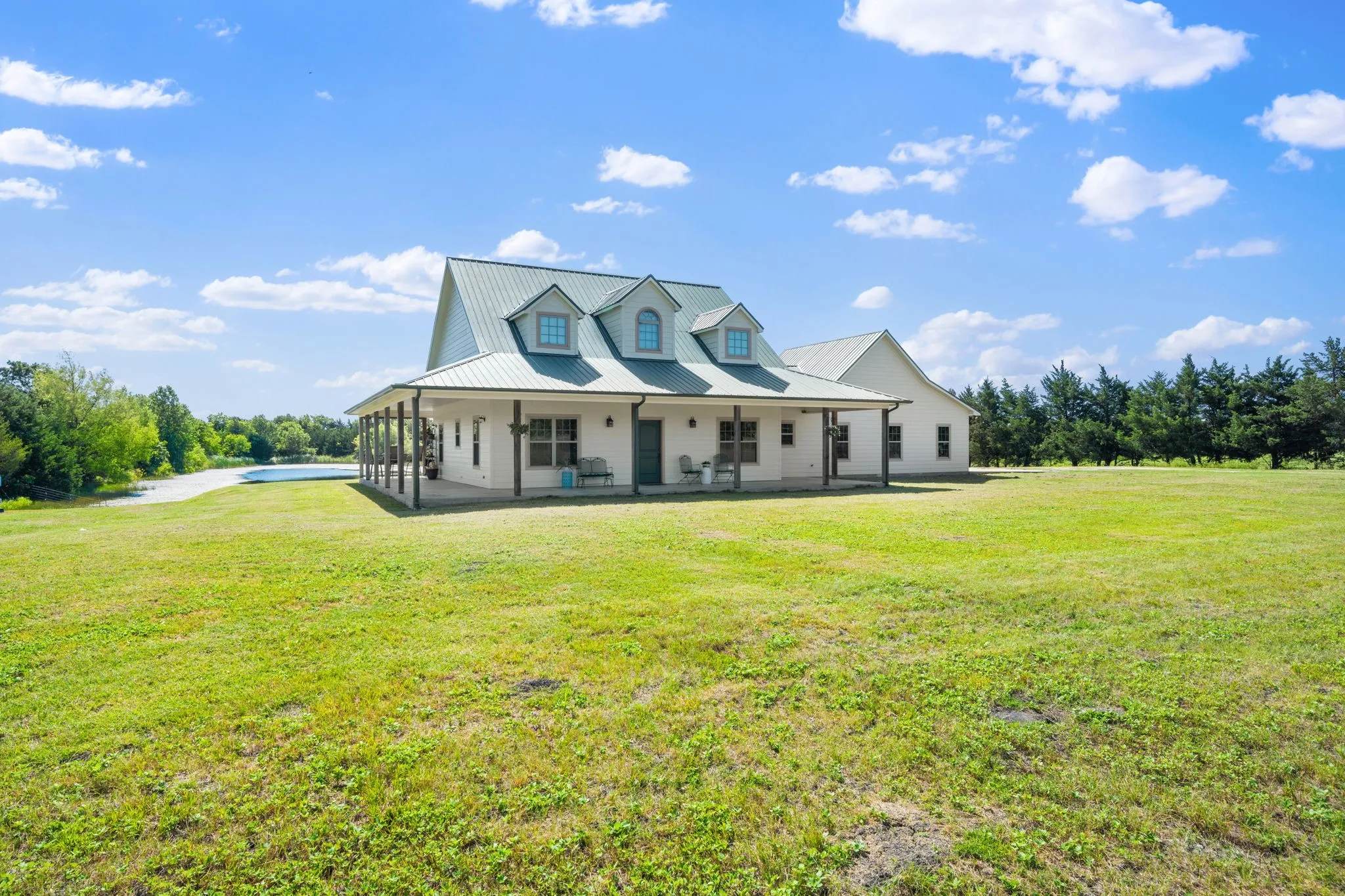 Farm For Sale in Hunt County , 247 County Road 4519, Wolfe City, Texas 75496, 3 Bedroom, 3 Bathroom, 2 Garage spaces, 2,096 Sqft, built in 2012, mls#21328558, Real Estate Agent in Wolfe City, Homes For Sale in Hunt county, Homes For Sale in Wolfe City, Realtor in Wolfe City Texas, Real Estate Brokerage Independent Realty Texas, Luminita Cordes Realtor