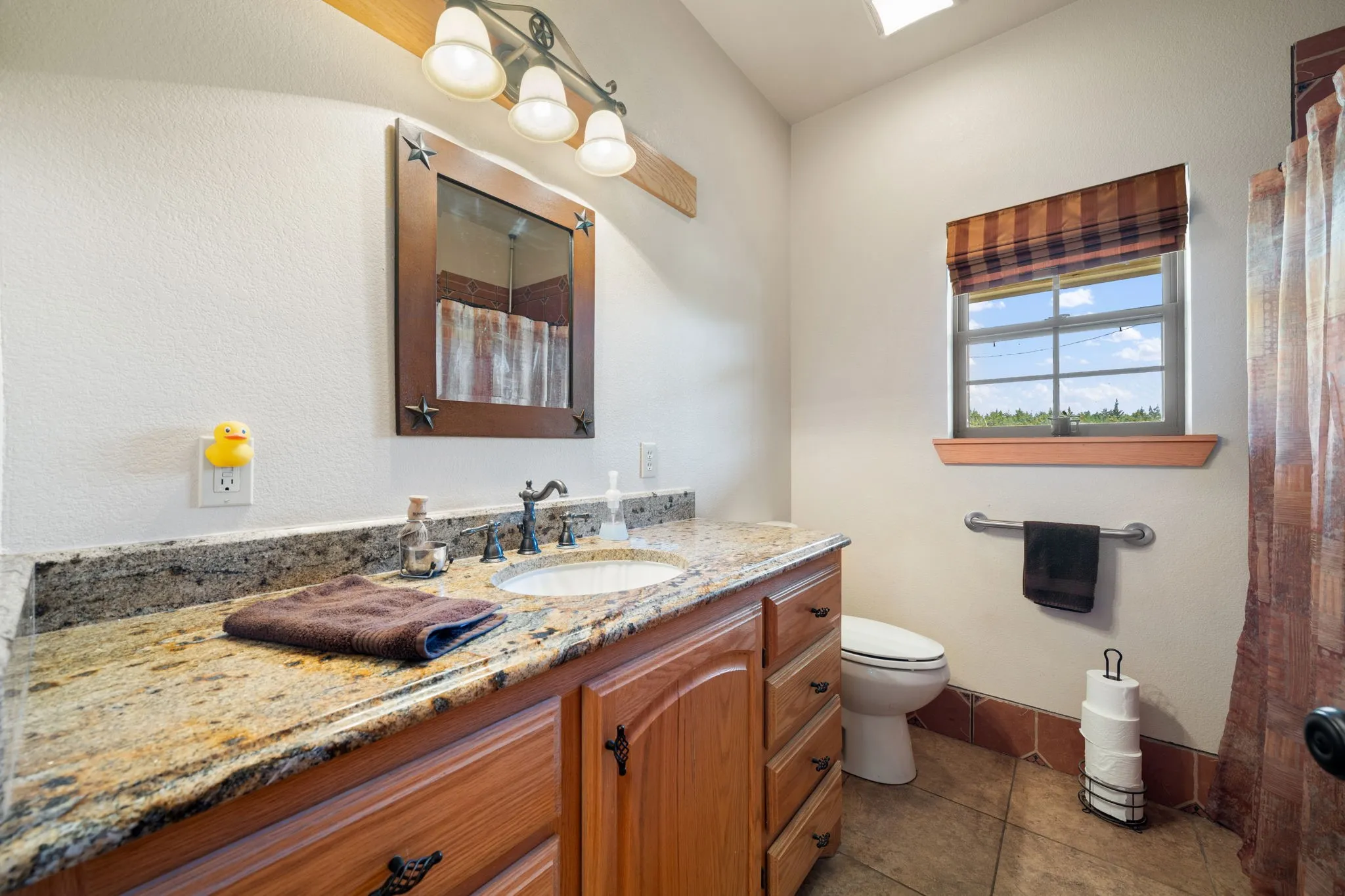 Farm For Sale in Hunt County , 247 County Road 4519, Wolfe City, Texas 75496, 3 Bedroom, 3 Bathroom, 2 Garage spaces, 2,096 Sqft, built in 2012, mls#21328558, Real Estate Agent in Wolfe City, Homes For Sale in Hunt county, Homes For Sale in Wolfe City, Realtor in Wolfe City Texas, Real Estate Brokerage Independent Realty Texas, Luminita Cordes Realtor
