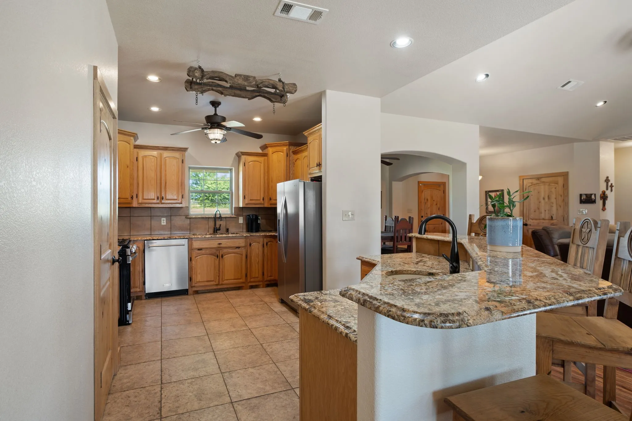 Farm For Sale in Hunt County , 247 County Road 4519, Wolfe City, Texas 75496, 3 Bedroom, 3 Bathroom, 2 Garage spaces, 2,096 Sqft, built in 2012, mls#21328558, Real Estate Agent in Wolfe City, Homes For Sale in Hunt county, Homes For Sale in Wolfe City, Realtor in Wolfe City Texas, Real Estate Brokerage Independent Realty Texas, Luminita Cordes Realtor