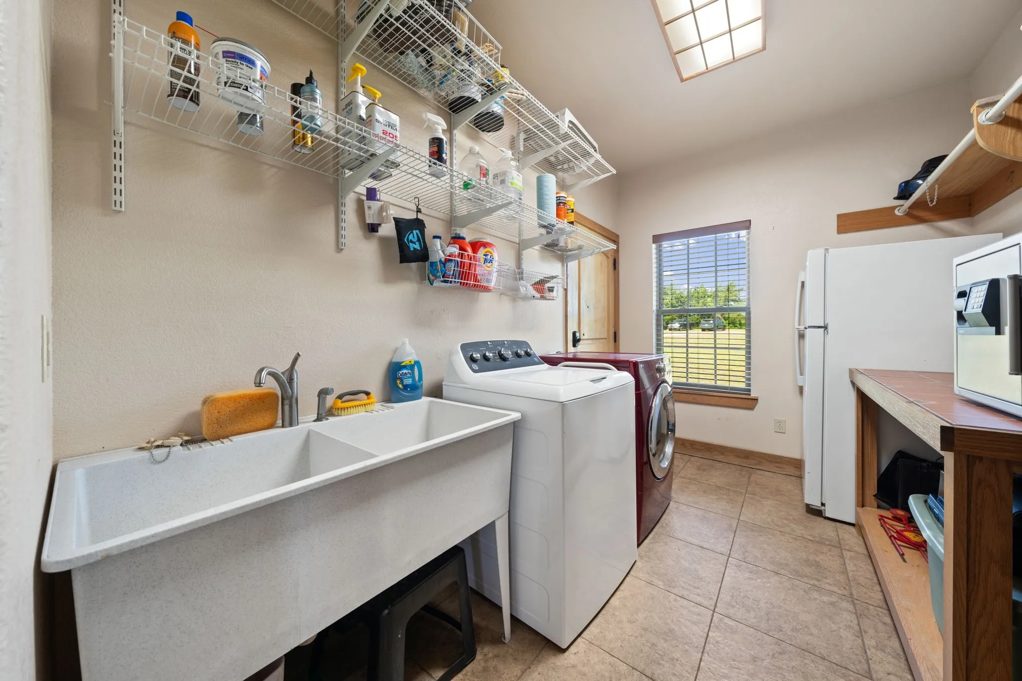 Farm For Sale in Hunt County , 247 County Road 4519, Wolfe City, Texas 75496, 3 Bedroom, 3 Bathroom, 2 Garage spaces, 2,096 Sqft, built in 2012, mls#21328558, Real Estate Agent in Wolfe City, Homes For Sale in Hunt county, Homes For Sale in Wolfe City, Realtor in Wolfe City Texas, Real Estate Brokerage Independent Realty Texas, Luminita Cordes Realtor