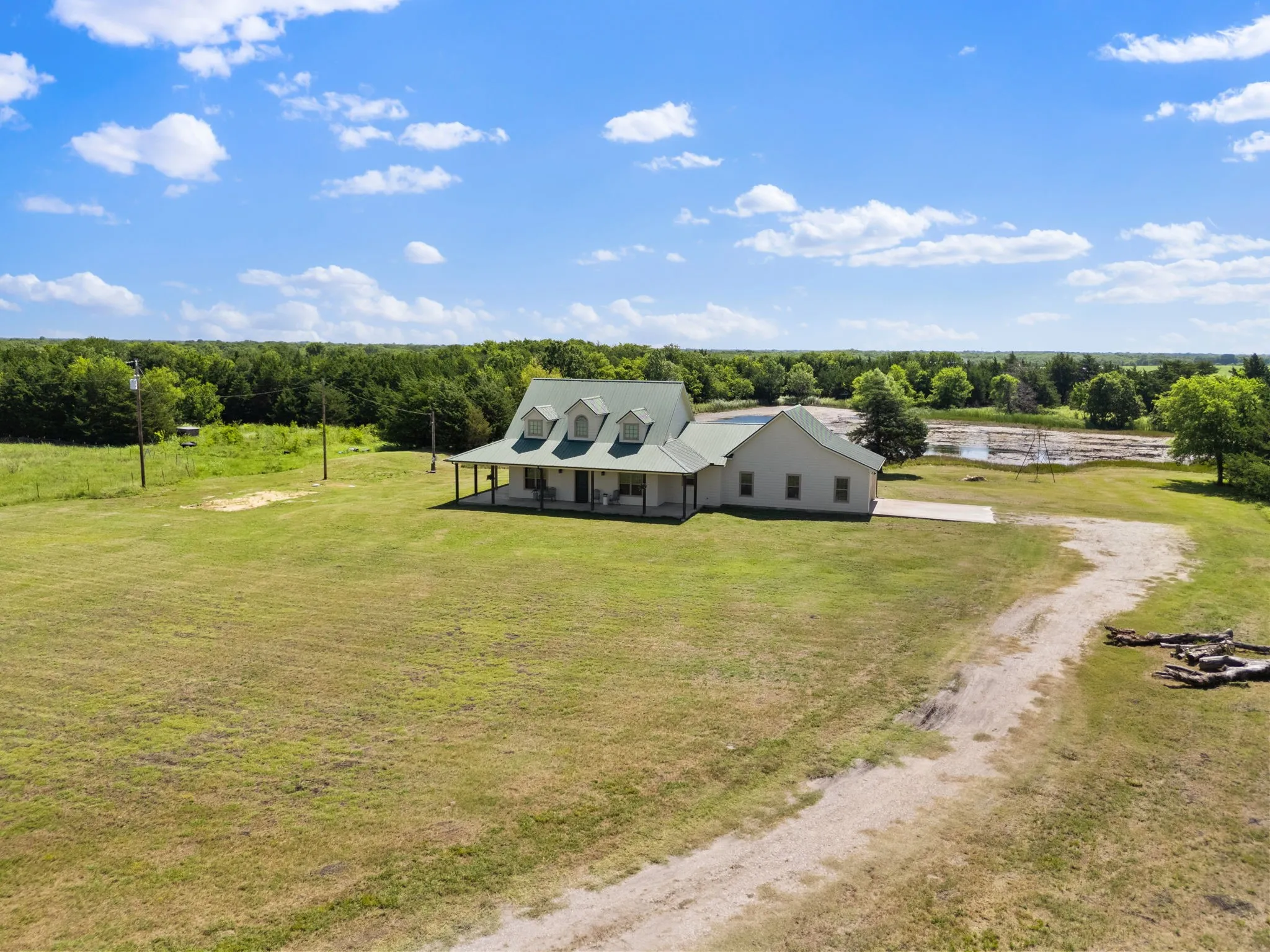 Farm For Sale in Hunt County , 247 County Road 4519, Wolfe City, Texas 75496, 3 Bedroom, 3 Bathroom, 2 Garage spaces, 2,096 Sqft, built in 2012, mls#21328558, Real Estate Agent in Wolfe City, Homes For Sale in Hunt county, Homes For Sale in Wolfe City, Realtor in Wolfe City Texas, Real Estate Brokerage Independent Realty Texas, Luminita Cordes Realtor