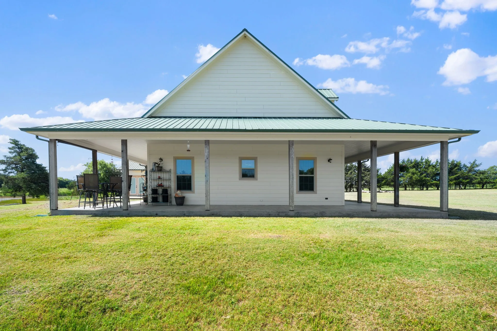 Farm For Sale in Hunt County , 247 County Road 4519, Wolfe City, Texas 75496, 3 Bedroom, 3 Bathroom, 2 Garage spaces, 2,096 Sqft, built in 2012, mls#21328558, Real Estate Agent in Wolfe City, Homes For Sale in Hunt county, Homes For Sale in Wolfe City, Realtor in Wolfe City Texas, Real Estate Brokerage Independent Realty Texas, Luminita Cordes Realtor