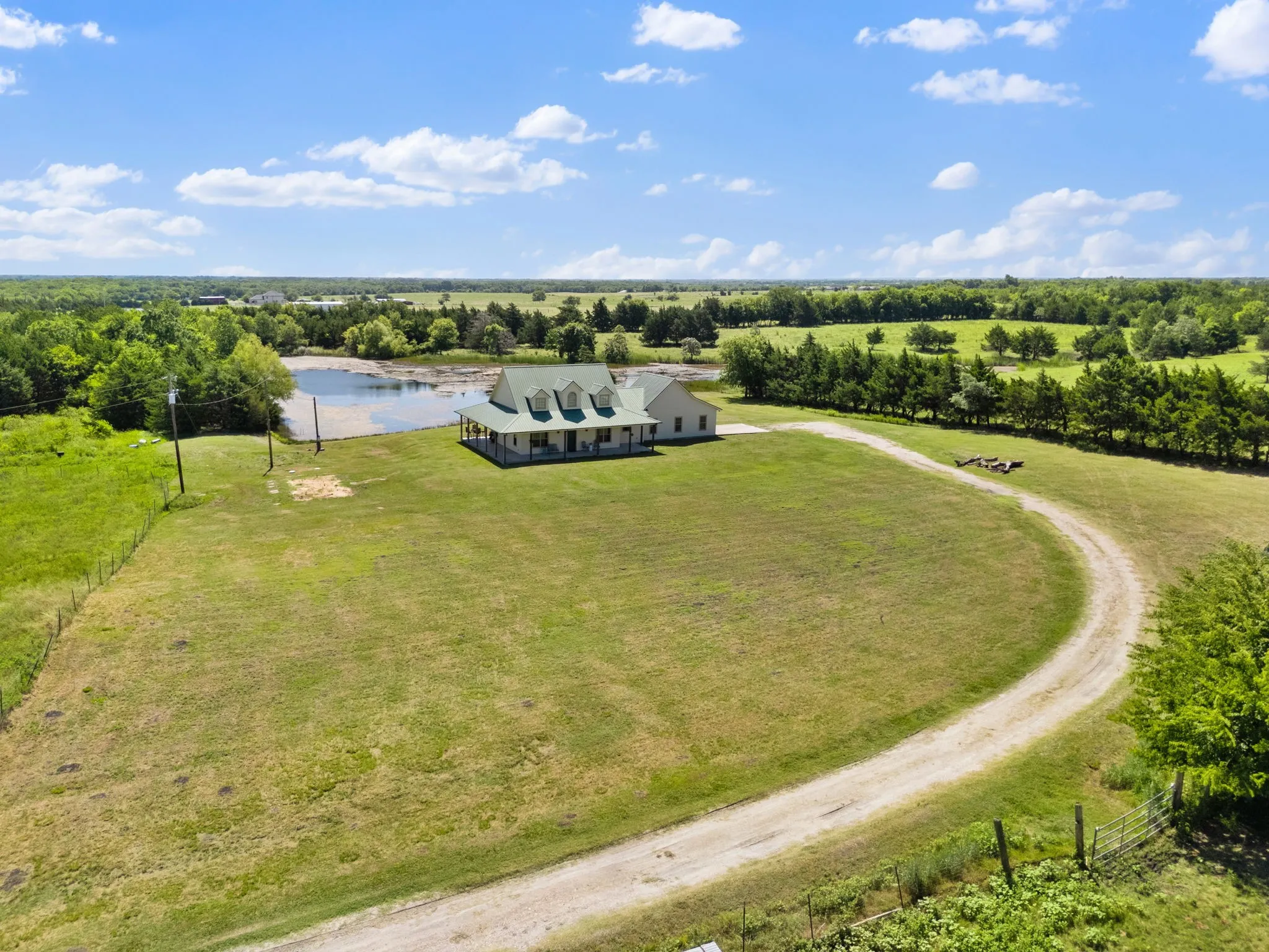 Farm For Sale in Hunt County , 247 County Road 4519, Wolfe City, Texas 75496, 3 Bedroom, 3 Bathroom, 2 Garage spaces, 2,096 Sqft, built in 2012, mls#21328558, Real Estate Agent in Wolfe City, Homes For Sale in Hunt county, Homes For Sale in Wolfe City, Realtor in Wolfe City Texas, Real Estate Brokerage Independent Realty Texas, Luminita Cordes Realtor