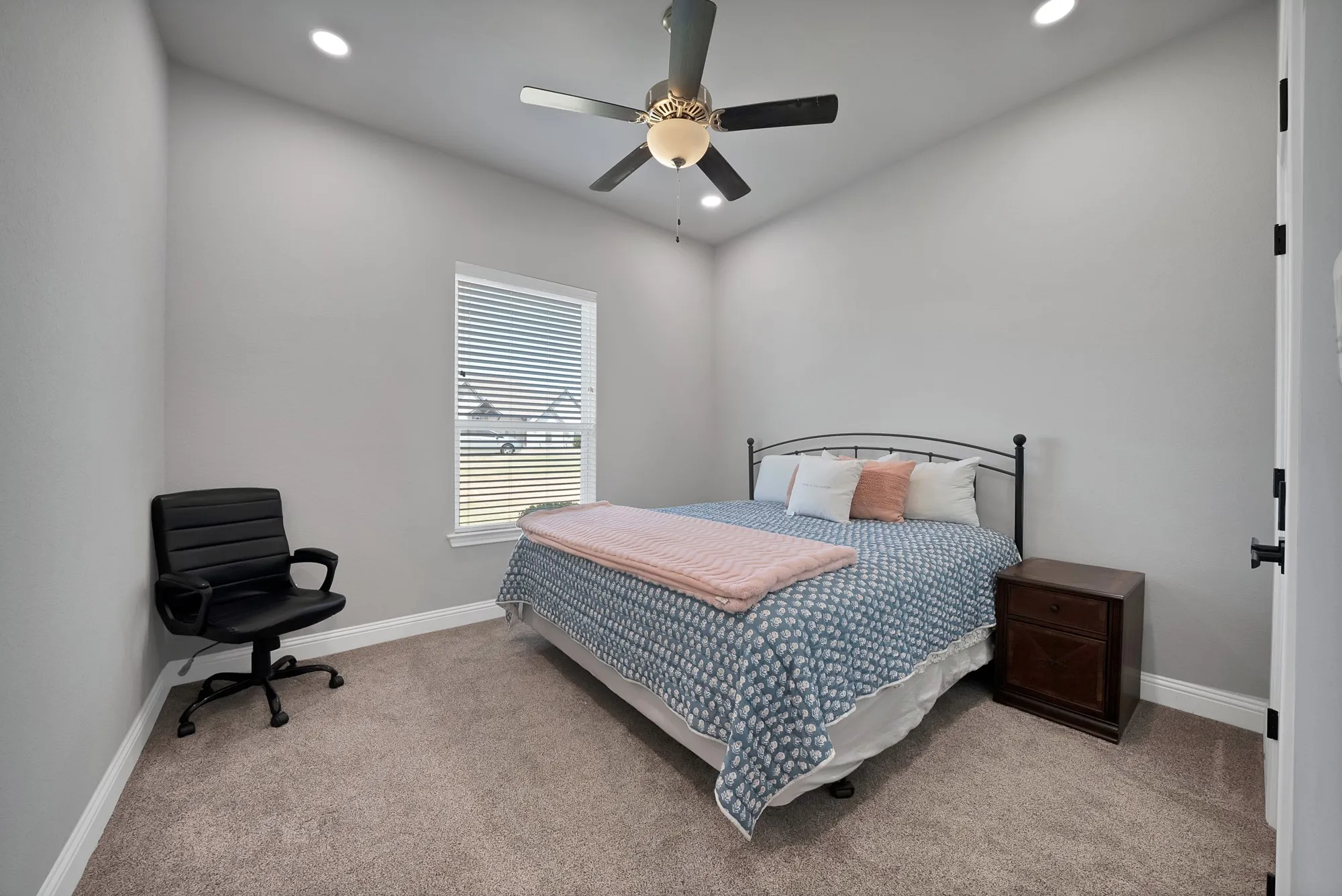 Single Family Residence For Sale in Parker County , 244 Harvard Lane, Springtown, Texas 76082, 4 Bedroom, 3 Bathroom, 3 Garage spaces, 2,500 Sqft, built in 2019, mls#21330757, Real Estate Agent in Springtown, Homes For Sale in Parker county, Homes For Sale in Springtown, Realtor in Springtown Texas, Real Estate Brokerage Independent Realty Texas, Luminita Cordes Realtor