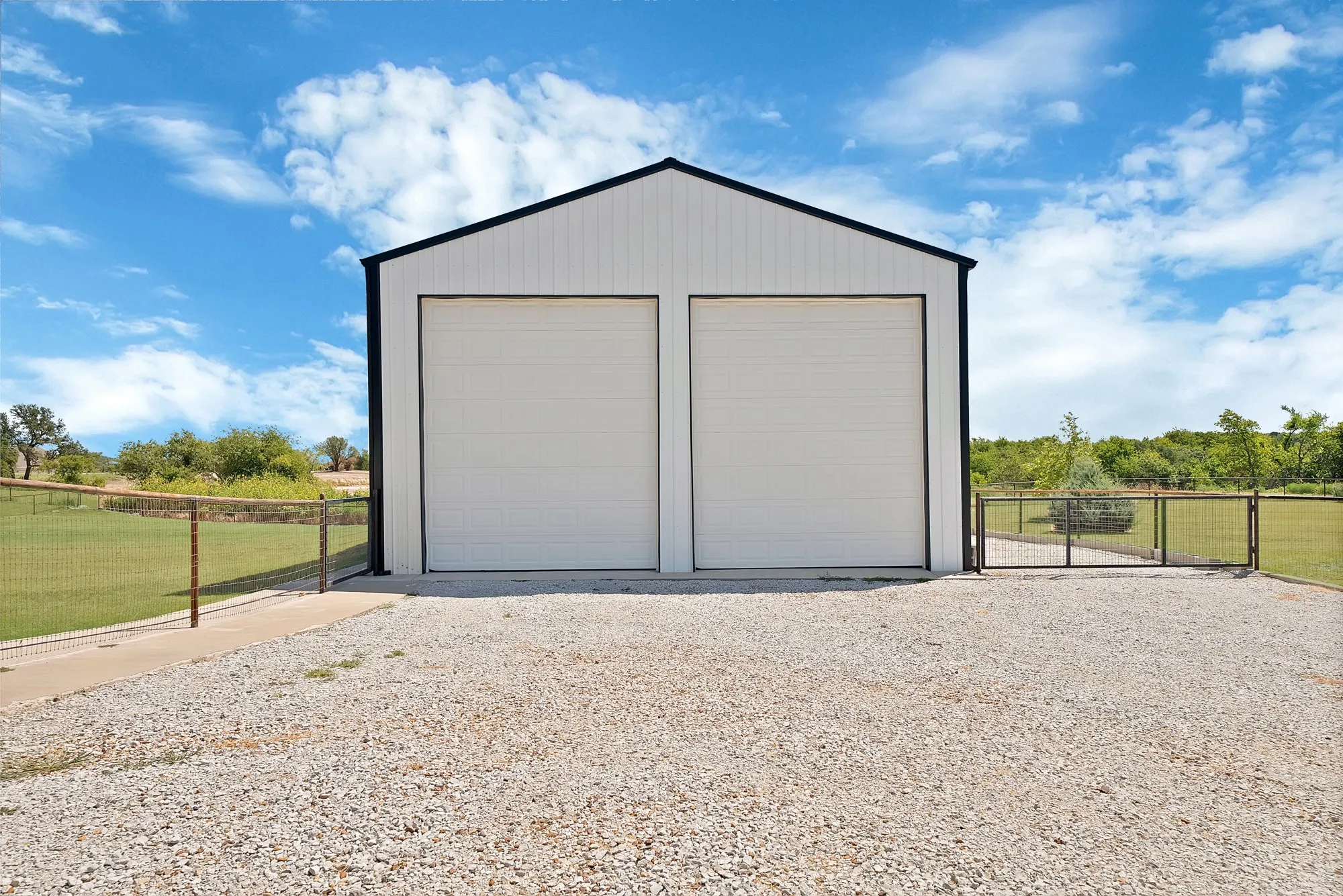 Single Family Residence For Sale in Parker County , 244 Harvard Lane, Springtown, Texas 76082, 4 Bedroom, 3 Bathroom, 3 Garage spaces, 2,500 Sqft, built in 2019, mls#21330757, Real Estate Agent in Springtown, Homes For Sale in Parker county, Homes For Sale in Springtown, Realtor in Springtown Texas, Real Estate Brokerage Independent Realty Texas, Luminita Cordes Realtor