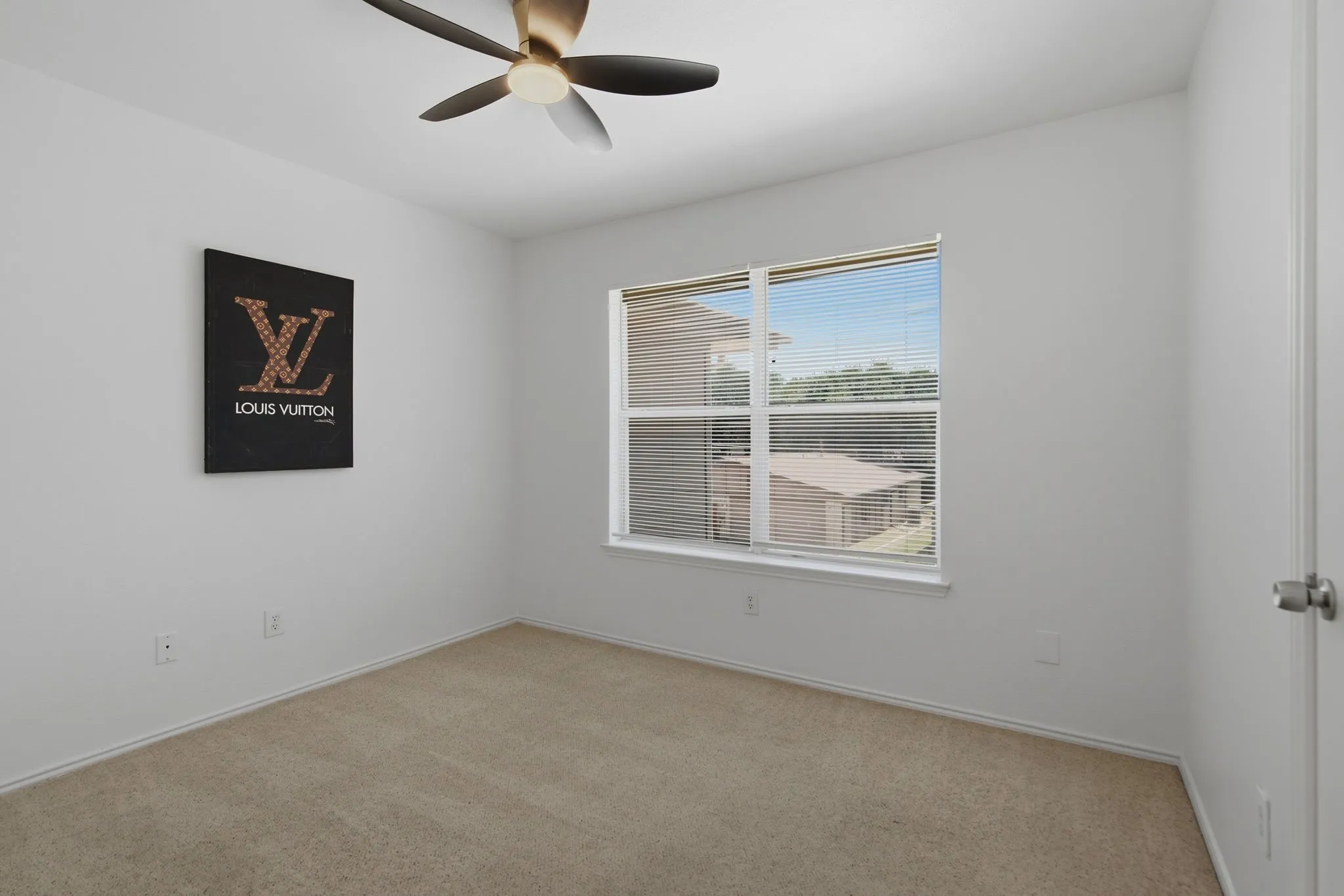 Townhouse For Sale in Denton County , 1504 Barbara Drive, Lewisville, Texas 75067, 3 Bedroom, 3 Bathroom, 1 Garage spaces, 1,478 Sqft, built in 1999, mls#21329698, Real Estate Agent in Lewisville, Homes For Sale in Denton county, Homes For Sale in Lewisville, Realtor in Lewisville Texas, Real Estate Brokerage Independent Realty Texas, Luminita Cordes Realtor
