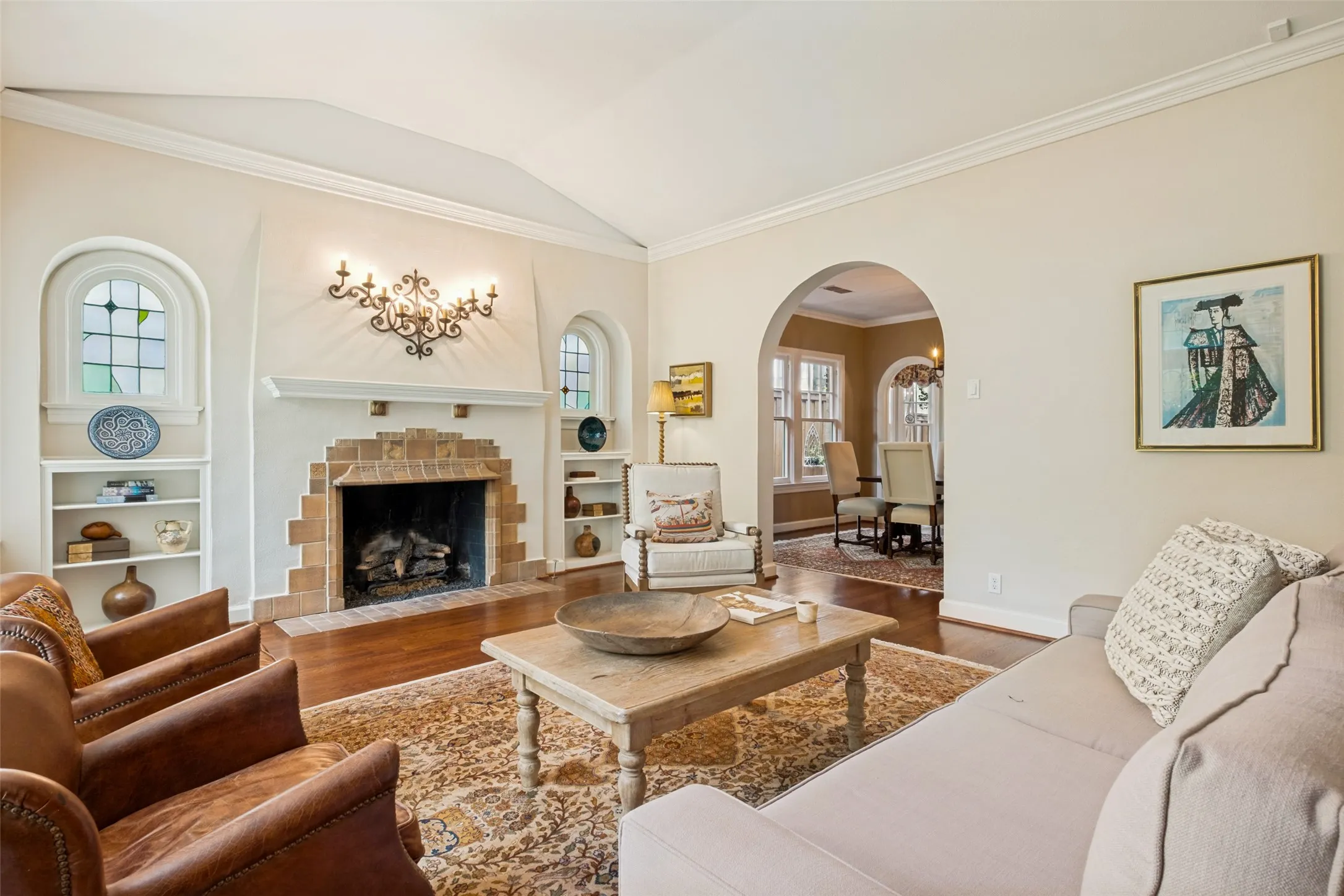 Single Family Residence For Sale in Dallas County , 6917 Westlake Avenue, Dallas, Texas 75214, 3 Bedroom, 2 Bathroom, 2 Garage spaces, 1,971 Sqft, built in 1927, mls#21327858, Real Estate Agent in Dallas, Homes For Sale in Dallas county, Homes For Sale in Dallas, Realtor in Dallas Texas, Real Estate Brokerage Independent Realty Texas, Luminita Cordes Realtor
