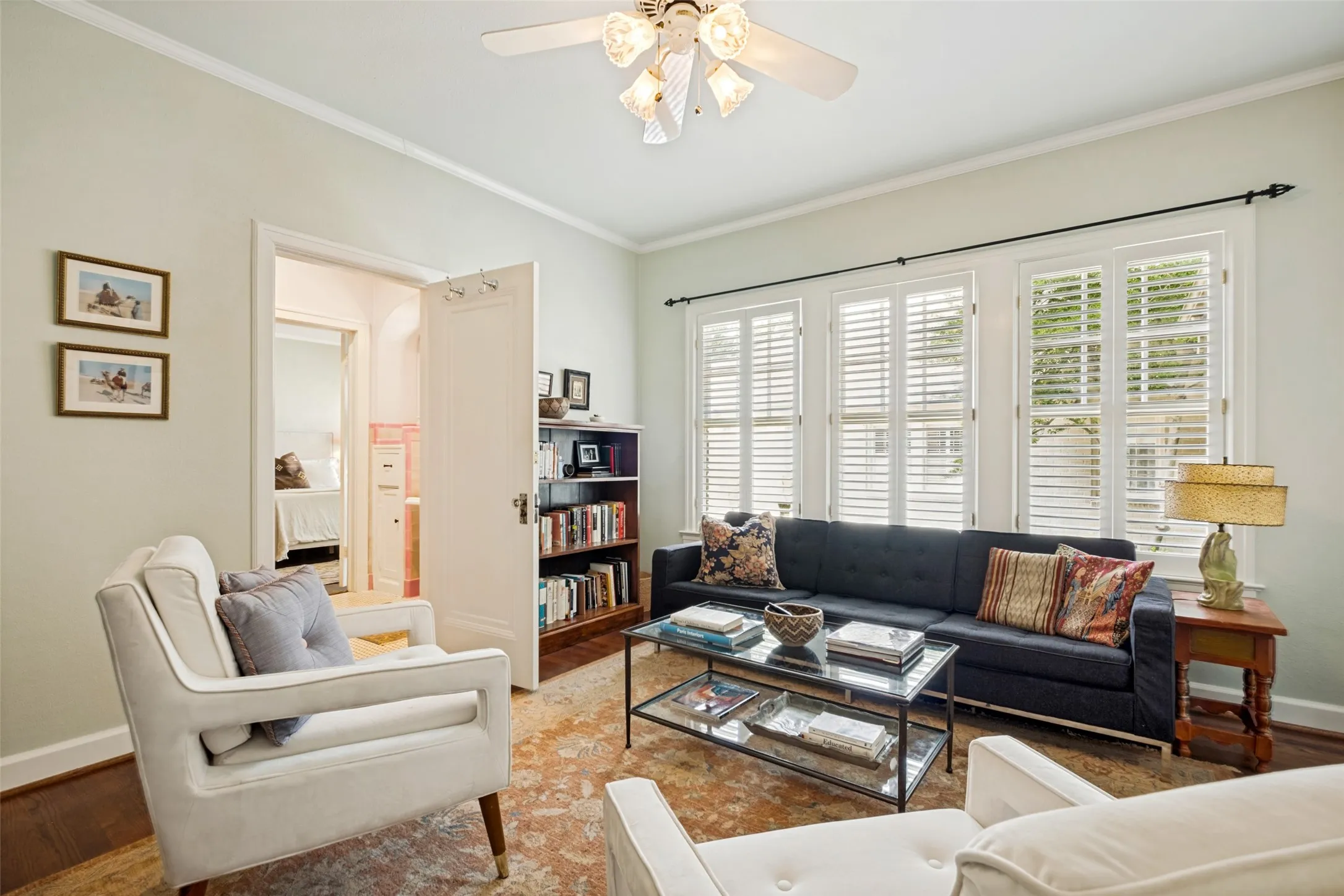 Single Family Residence For Sale in Dallas County , 6917 Westlake Avenue, Dallas, Texas 75214, 3 Bedroom, 2 Bathroom, 2 Garage spaces, 1,971 Sqft, built in 1927, mls#21327858, Real Estate Agent in Dallas, Homes For Sale in Dallas county, Homes For Sale in Dallas, Realtor in Dallas Texas, Real Estate Brokerage Independent Realty Texas, Luminita Cordes Realtor