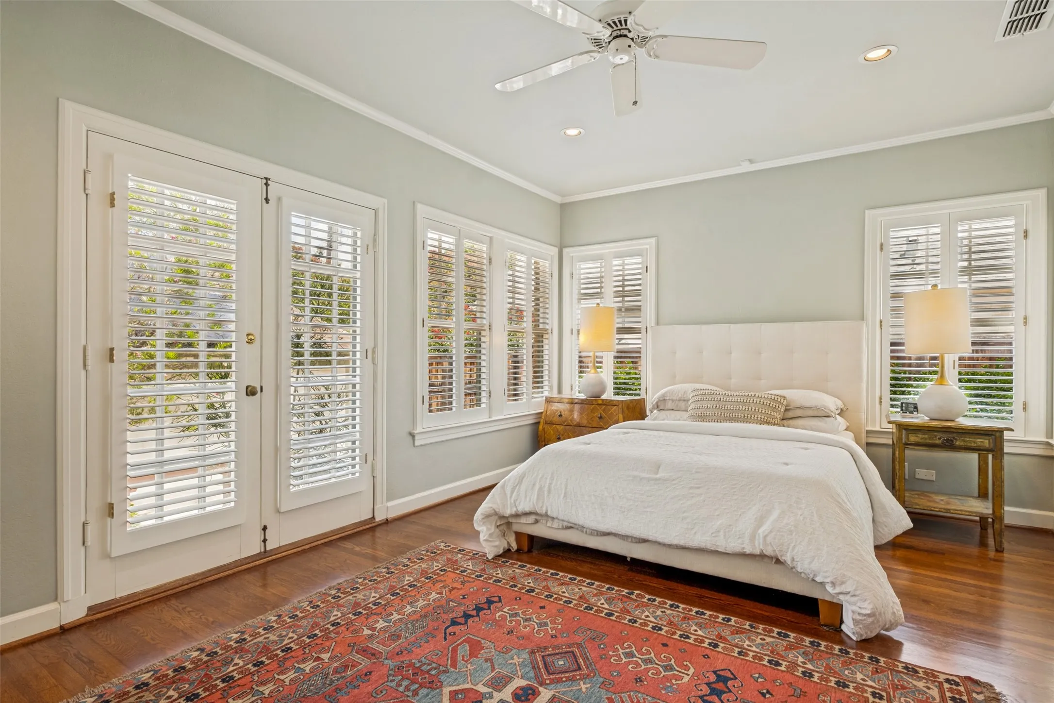 Single Family Residence For Sale in Dallas County , 6917 Westlake Avenue, Dallas, Texas 75214, 3 Bedroom, 2 Bathroom, 2 Garage spaces, 1,971 Sqft, built in 1927, mls#21327858, Real Estate Agent in Dallas, Homes For Sale in Dallas county, Homes For Sale in Dallas, Realtor in Dallas Texas, Real Estate Brokerage Independent Realty Texas, Luminita Cordes Realtor