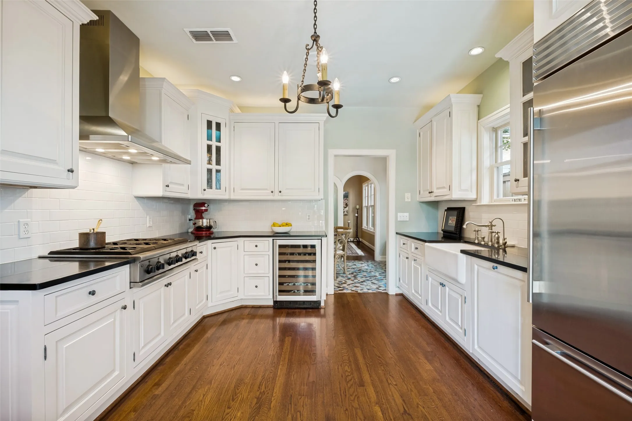 Single Family Residence For Sale in Dallas County , 6917 Westlake Avenue, Dallas, Texas 75214, 3 Bedroom, 2 Bathroom, 2 Garage spaces, 1,971 Sqft, built in 1927, mls#21327858, Real Estate Agent in Dallas, Homes For Sale in Dallas county, Homes For Sale in Dallas, Realtor in Dallas Texas, Real Estate Brokerage Independent Realty Texas, Luminita Cordes Realtor