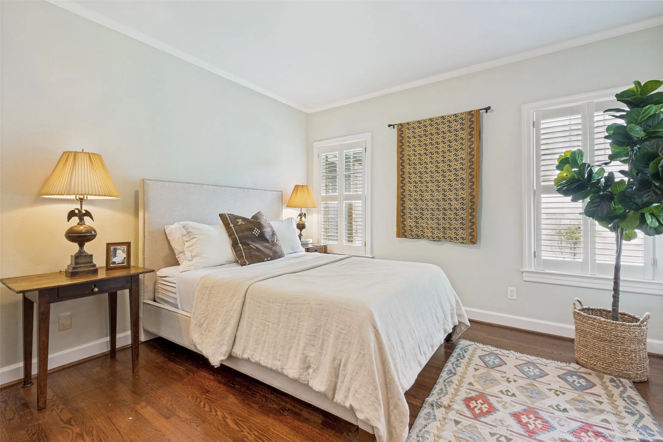 Single Family Residence For Sale in Dallas County , 6917 Westlake Avenue, Dallas, Texas 75214, 3 Bedroom, 2 Bathroom, 2 Garage spaces, 1,971 Sqft, built in 1927, mls#21327858, Real Estate Agent in Dallas, Homes For Sale in Dallas county, Homes For Sale in Dallas, Realtor in Dallas Texas, Real Estate Brokerage Independent Realty Texas, Luminita Cordes Realtor