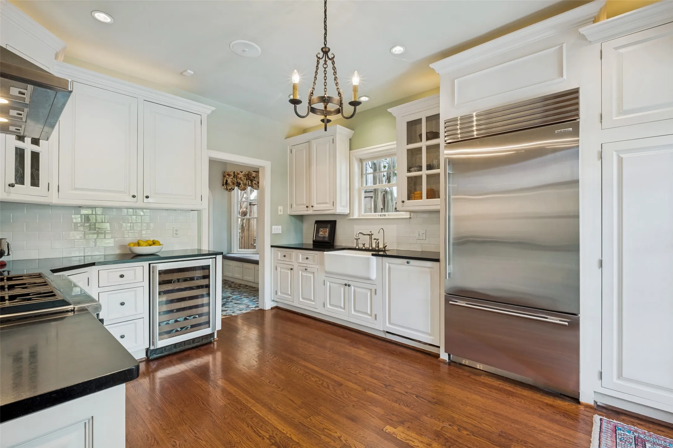 Single Family Residence For Sale in Dallas County , 6917 Westlake Avenue, Dallas, Texas 75214, 3 Bedroom, 2 Bathroom, 2 Garage spaces, 1,971 Sqft, built in 1927, mls#21327858, Real Estate Agent in Dallas, Homes For Sale in Dallas county, Homes For Sale in Dallas, Realtor in Dallas Texas, Real Estate Brokerage Independent Realty Texas, Luminita Cordes Realtor