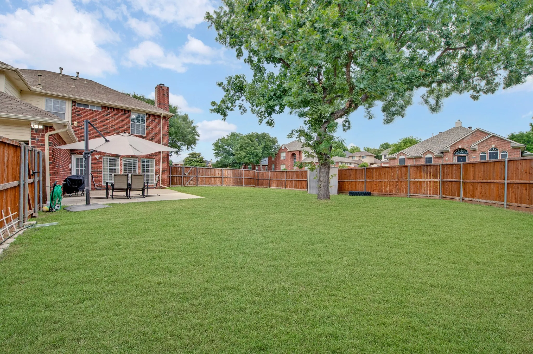 Single Family Residence For Sale in Dallas County , 2724 Winterlake Drive, Carrollton, Texas 75006, 4 Bedroom, 3 Bathroom, 2 Garage spaces, 2,195 Sqft, built in 1993, mls#21324914, Real Estate Agent in Carrollton, Homes For Sale in Dallas county, Homes For Sale in Carrollton, Realtor in Carrollton Texas, Real Estate Brokerage Independent Realty Texas, Luminita Cordes Realtor