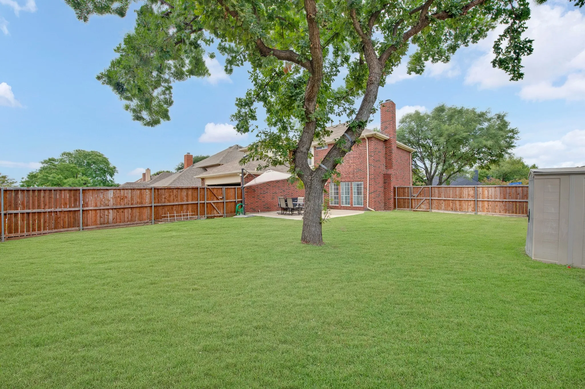 Single Family Residence For Sale in Dallas County , 2724 Winterlake Drive, Carrollton, Texas 75006, 4 Bedroom, 3 Bathroom, 2 Garage spaces, 2,195 Sqft, built in 1993, mls#21324914, Real Estate Agent in Carrollton, Homes For Sale in Dallas county, Homes For Sale in Carrollton, Realtor in Carrollton Texas, Real Estate Brokerage Independent Realty Texas, Luminita Cordes Realtor