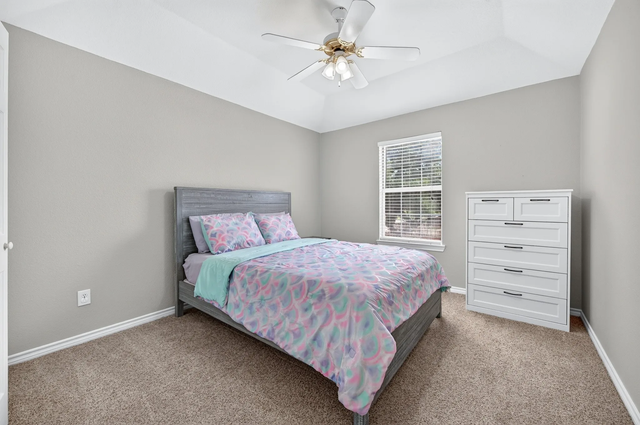Single Family Residence For Sale in Dallas County , 2724 Winterlake Drive, Carrollton, Texas 75006, 4 Bedroom, 3 Bathroom, 2 Garage spaces, 2,195 Sqft, built in 1993, mls#21324914, Real Estate Agent in Carrollton, Homes For Sale in Dallas county, Homes For Sale in Carrollton, Realtor in Carrollton Texas, Real Estate Brokerage Independent Realty Texas, Luminita Cordes Realtor
