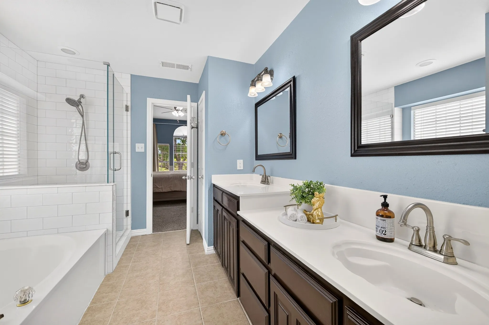 Single Family Residence For Sale in Dallas County , 2724 Winterlake Drive, Carrollton, Texas 75006, 4 Bedroom, 3 Bathroom, 2 Garage spaces, 2,195 Sqft, built in 1993, mls#21324914, Real Estate Agent in Carrollton, Homes For Sale in Dallas county, Homes For Sale in Carrollton, Realtor in Carrollton Texas, Real Estate Brokerage Independent Realty Texas, Luminita Cordes Realtor