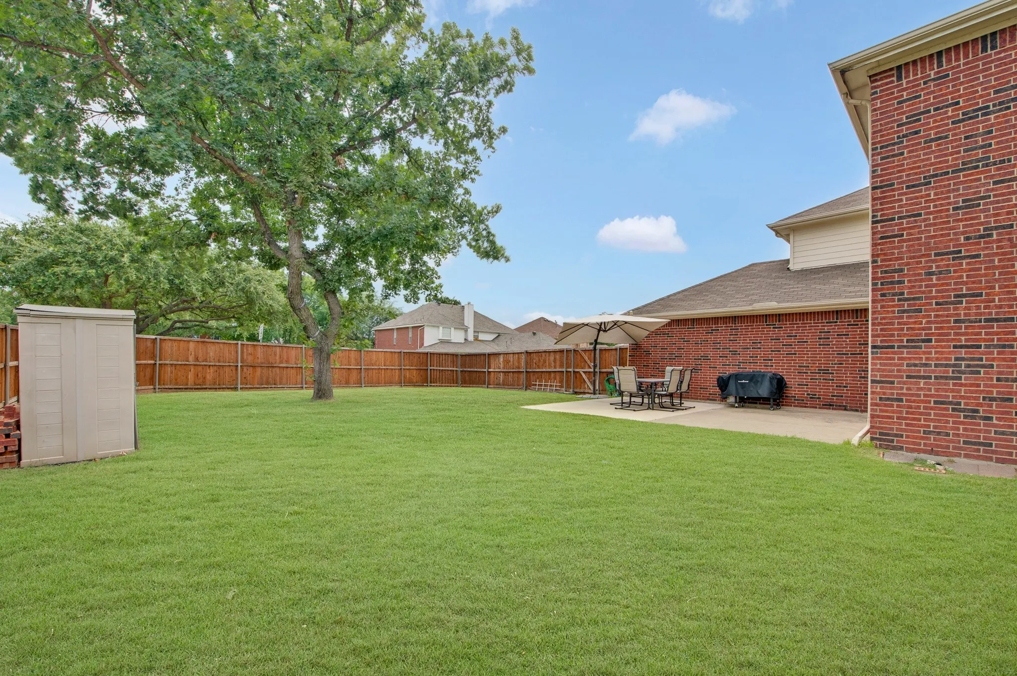 Single Family Residence For Sale in Dallas County , 2724 Winterlake Drive, Carrollton, Texas 75006, 4 Bedroom, 3 Bathroom, 2 Garage spaces, 2,195 Sqft, built in 1993, mls#21324914, Real Estate Agent in Carrollton, Homes For Sale in Dallas county, Homes For Sale in Carrollton, Realtor in Carrollton Texas, Real Estate Brokerage Independent Realty Texas, Luminita Cordes Realtor