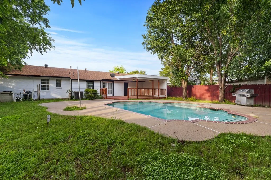 Single Family Residence For Sale in Dallas County , 2529 Syracuse Drive, Irving, Texas 75062, 4 Bedroom, 2 Bathroom, Garage spaces, 1,455 Sqft, built in 1963, mls#21330808, Real Estate Agent in Irving, Homes For Sale in Dallas county, Homes For Sale in Irving, Realtor in Irving Texas, Real Estate Brokerage Independent Realty Texas, Luminita Cordes Realtor