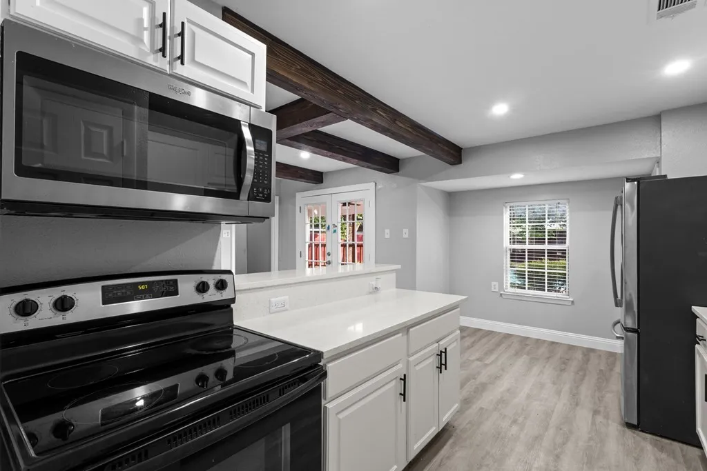 Single Family Residence For Sale in Dallas County , 2529 Syracuse Drive, Irving, Texas 75062, 4 Bedroom, 2 Bathroom, Garage spaces, 1,455 Sqft, built in 1963, mls#21330808, Real Estate Agent in Irving, Homes For Sale in Dallas county, Homes For Sale in Irving, Realtor in Irving Texas, Real Estate Brokerage Independent Realty Texas, Luminita Cordes Realtor