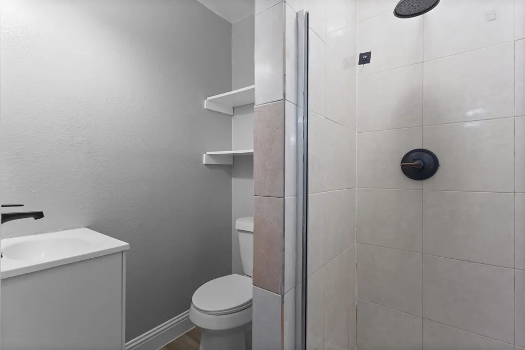 Single Family Residence For Sale in Dallas County , 2529 Syracuse Drive, Irving, Texas 75062, 4 Bedroom, 2 Bathroom, Garage spaces, 1,455 Sqft, built in 1963, mls#21330808, Real Estate Agent in Irving, Homes For Sale in Dallas county, Homes For Sale in Irving, Realtor in Irving Texas, Real Estate Brokerage Independent Realty Texas, Luminita Cordes Realtor