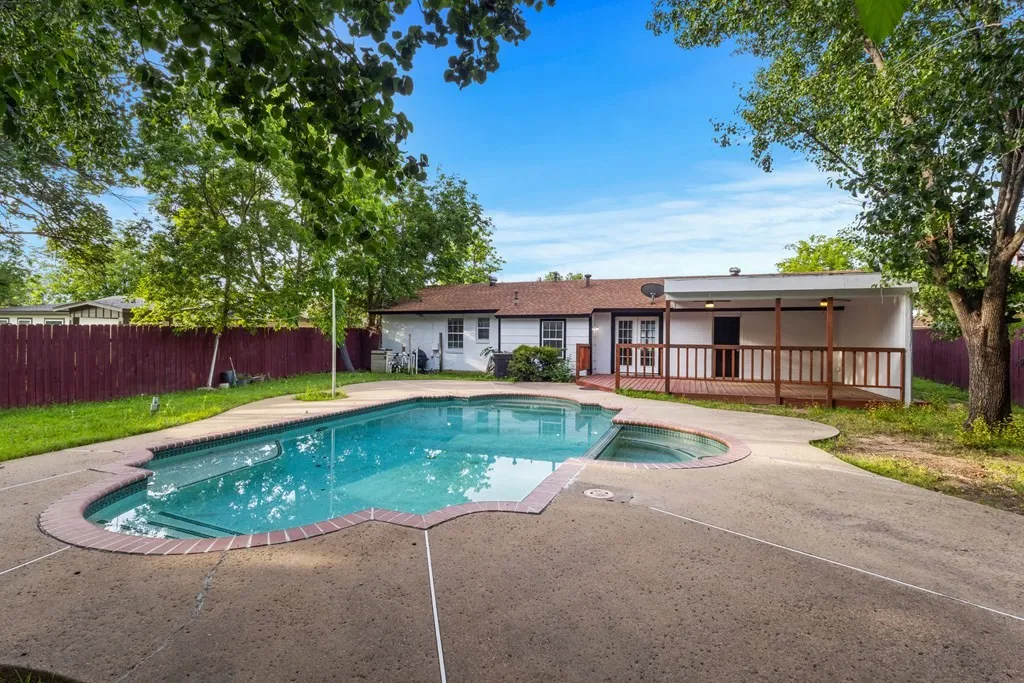 Single Family Residence For Sale in Dallas County , 2529 Syracuse Drive, Irving, Texas 75062, 4 Bedroom, 2 Bathroom, Garage spaces, 1,455 Sqft, built in 1963, mls#21330808, Real Estate Agent in Irving, Homes For Sale in Dallas county, Homes For Sale in Irving, Realtor in Irving Texas, Real Estate Brokerage Independent Realty Texas, Luminita Cordes Realtor