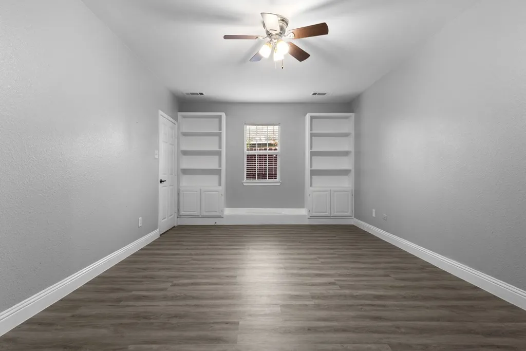 Single Family Residence For Sale in Dallas County , 2529 Syracuse Drive, Irving, Texas 75062, 4 Bedroom, 2 Bathroom, Garage spaces, 1,455 Sqft, built in 1963, mls#21330808, Real Estate Agent in Irving, Homes For Sale in Dallas county, Homes For Sale in Irving, Realtor in Irving Texas, Real Estate Brokerage Independent Realty Texas, Luminita Cordes Realtor