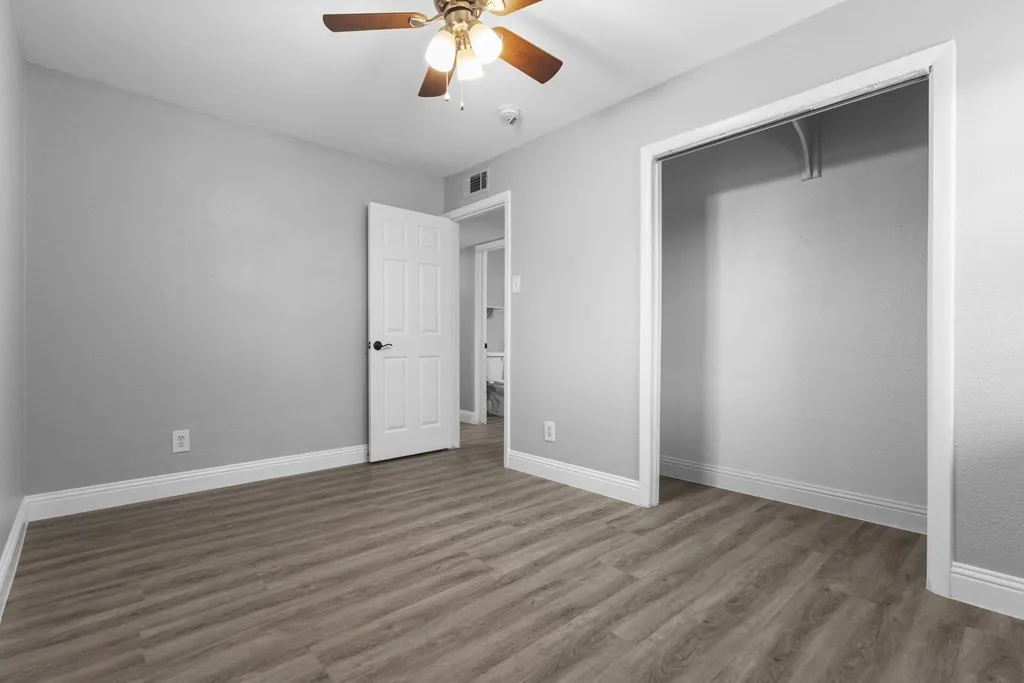 Single Family Residence For Sale in Dallas County , 2529 Syracuse Drive, Irving, Texas 75062, 4 Bedroom, 2 Bathroom, Garage spaces, 1,455 Sqft, built in 1963, mls#21330808, Real Estate Agent in Irving, Homes For Sale in Dallas county, Homes For Sale in Irving, Realtor in Irving Texas, Real Estate Brokerage Independent Realty Texas, Luminita Cordes Realtor