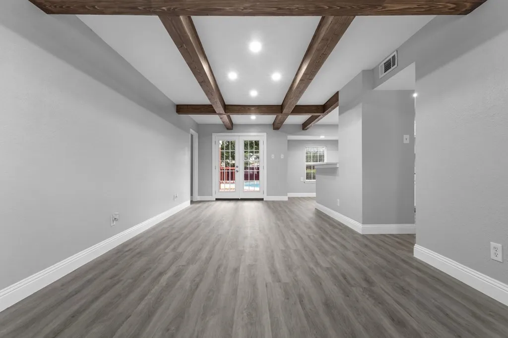 Single Family Residence For Sale in Dallas County , 2529 Syracuse Drive, Irving, Texas 75062, 4 Bedroom, 2 Bathroom, Garage spaces, 1,455 Sqft, built in 1963, mls#21330808, Real Estate Agent in Irving, Homes For Sale in Dallas county, Homes For Sale in Irving, Realtor in Irving Texas, Real Estate Brokerage Independent Realty Texas, Luminita Cordes Realtor