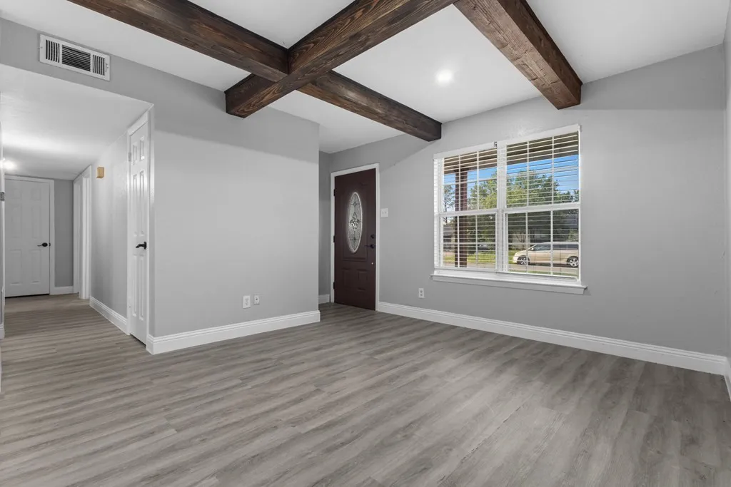 Single Family Residence For Sale in Dallas County , 2529 Syracuse Drive, Irving, Texas 75062, 4 Bedroom, 2 Bathroom, Garage spaces, 1,455 Sqft, built in 1963, mls#21330808, Real Estate Agent in Irving, Homes For Sale in Dallas county, Homes For Sale in Irving, Realtor in Irving Texas, Real Estate Brokerage Independent Realty Texas, Luminita Cordes Realtor