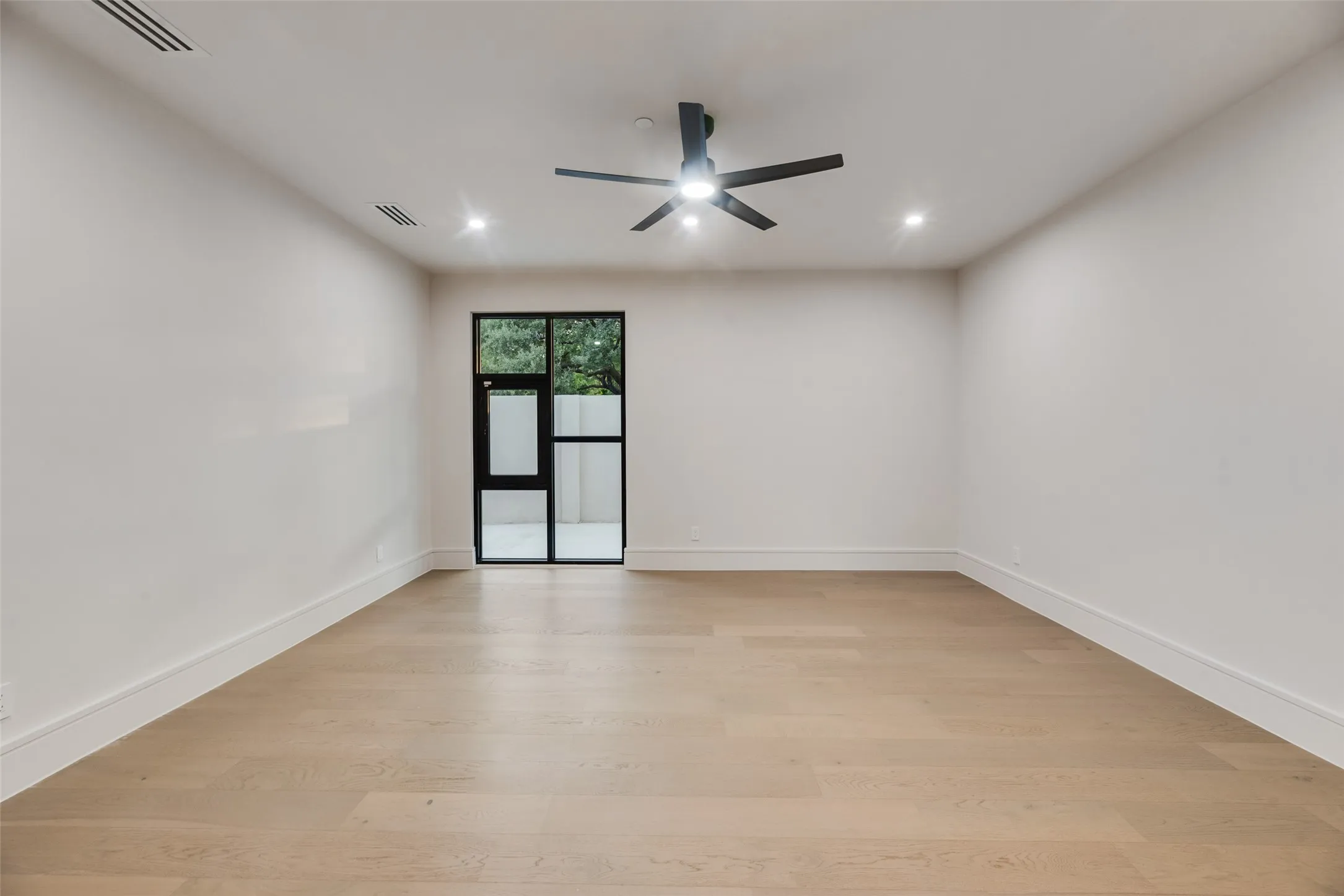 Single Family Residence For Sale in Dallas County , 7138 Azalea Lane, Dallas, Texas 75230, 6 Bedroom, 8 Bathroom, 3 Garage spaces, 7,888 Sqft, built in 2010, mls#21320249, Real Estate Agent in Dallas, Homes For Sale in Dallas county, Homes For Sale in Dallas, Realtor in Dallas Texas, Real Estate Brokerage Independent Realty Texas, Luminita Cordes Realtor