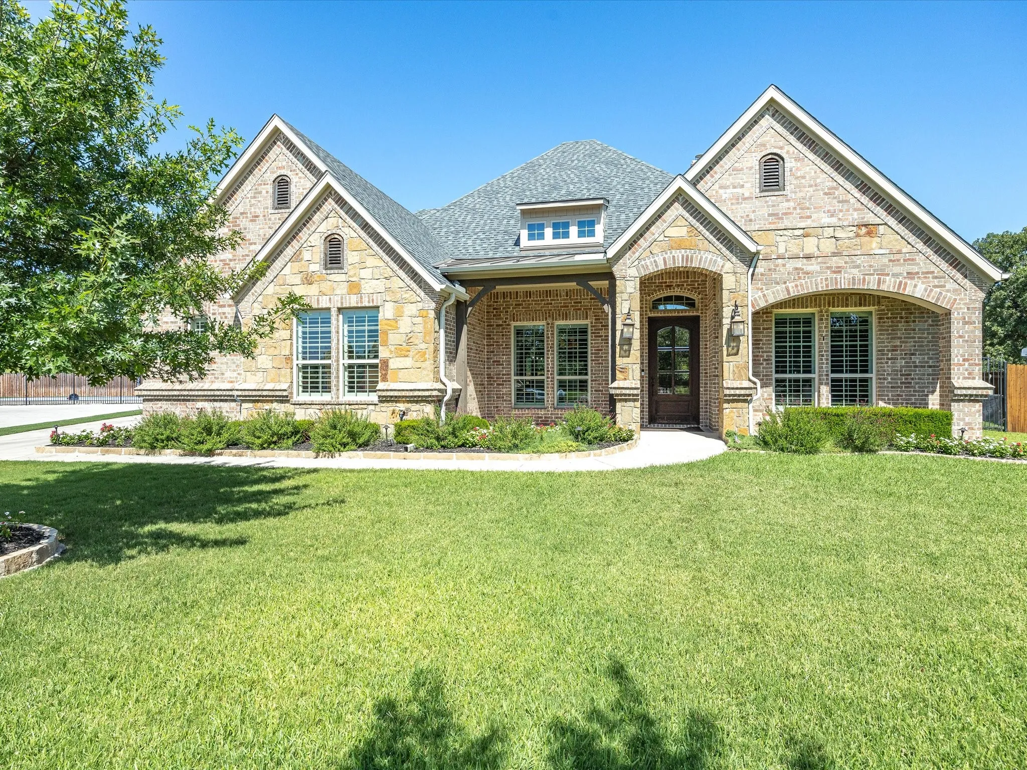 Single Family Residence For Sale in Wise County , 1508 Hidden Springs Road, Decatur, Texas 76234, 3 Bedroom, 3 Bathroom, 3 Garage spaces, 3,505 Sqft, built in 2015, mls#21329633, Real Estate Agent in Decatur, Homes For Sale in Wise county, Homes For Sale in Decatur, Realtor in Decatur Texas, Real Estate Brokerage Independent Realty Texas, Luminita Cordes Realtor