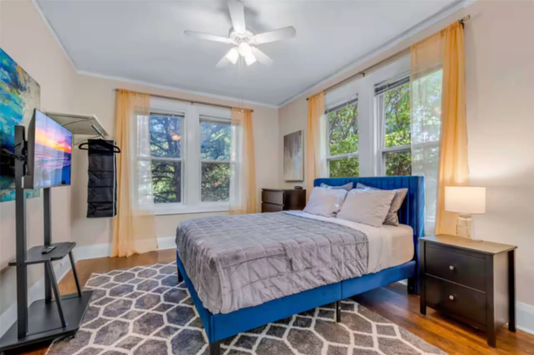 Single Family Residence For Rent in Dallas County , 4303 Vandelia Street, Dallas, Texas 75219, 3 Bedroom, 2 Bathroom, 2 Garage spaces, 1,864 Sqft, built in 1924, mls#21330532, Real Estate Agent in Dallas, Homes For Rent in Dallas county, Homes For Rent in Dallas, Realtor in Dallas Texas, Real Estate Brokerage Independent Realty Texas, Luminita Cordes Realtor