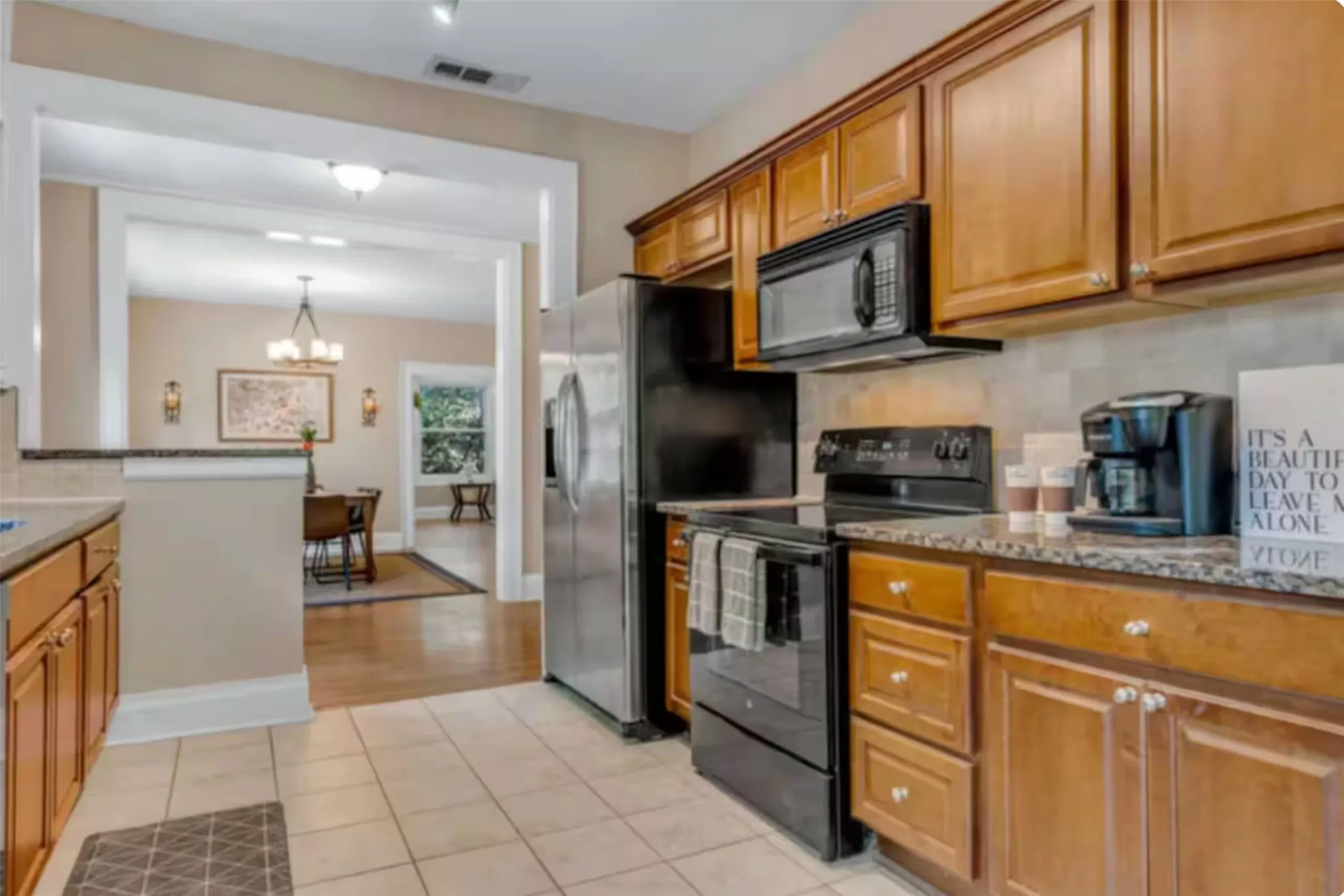 Single Family Residence For Rent in Dallas County , 4303 Vandelia Street, Dallas, Texas 75219, 3 Bedroom, 2 Bathroom, 2 Garage spaces, 1,864 Sqft, built in 1924, mls#21330532, Real Estate Agent in Dallas, Homes For Rent in Dallas county, Homes For Rent in Dallas, Realtor in Dallas Texas, Real Estate Brokerage Independent Realty Texas, Luminita Cordes Realtor