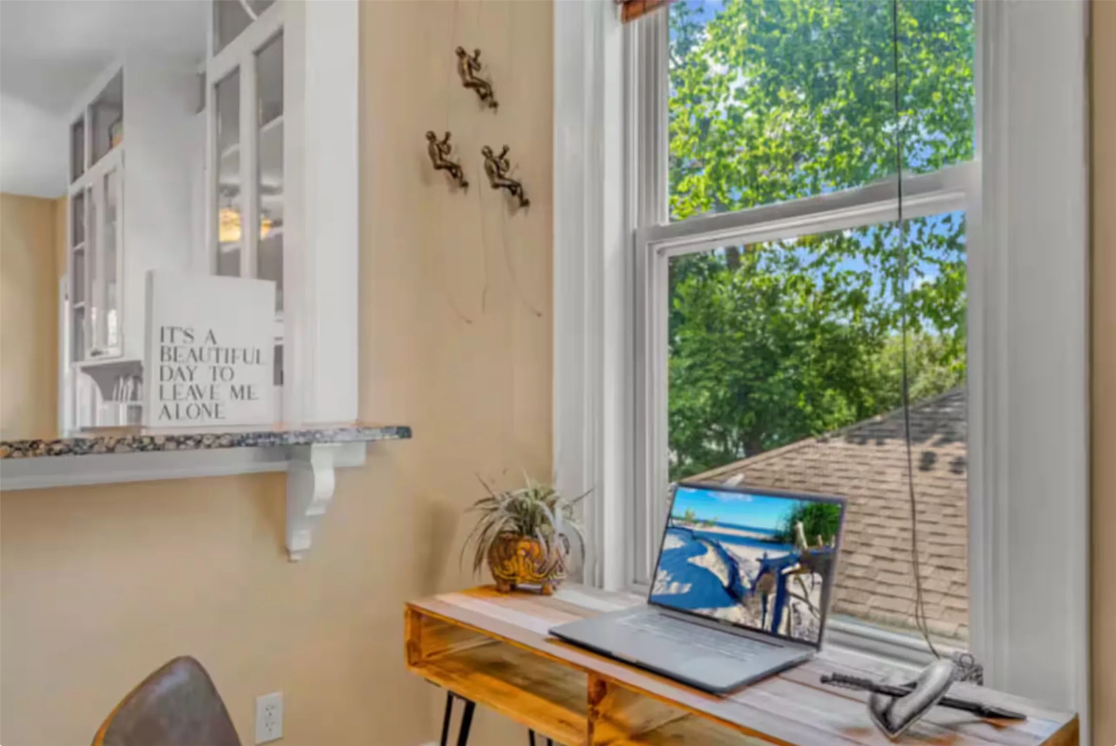 Single Family Residence For Rent in Dallas County , 4303 Vandelia Street, Dallas, Texas 75219, 3 Bedroom, 2 Bathroom, 2 Garage spaces, 1,864 Sqft, built in 1924, mls#21330532, Real Estate Agent in Dallas, Homes For Rent in Dallas county, Homes For Rent in Dallas, Realtor in Dallas Texas, Real Estate Brokerage Independent Realty Texas, Luminita Cordes Realtor