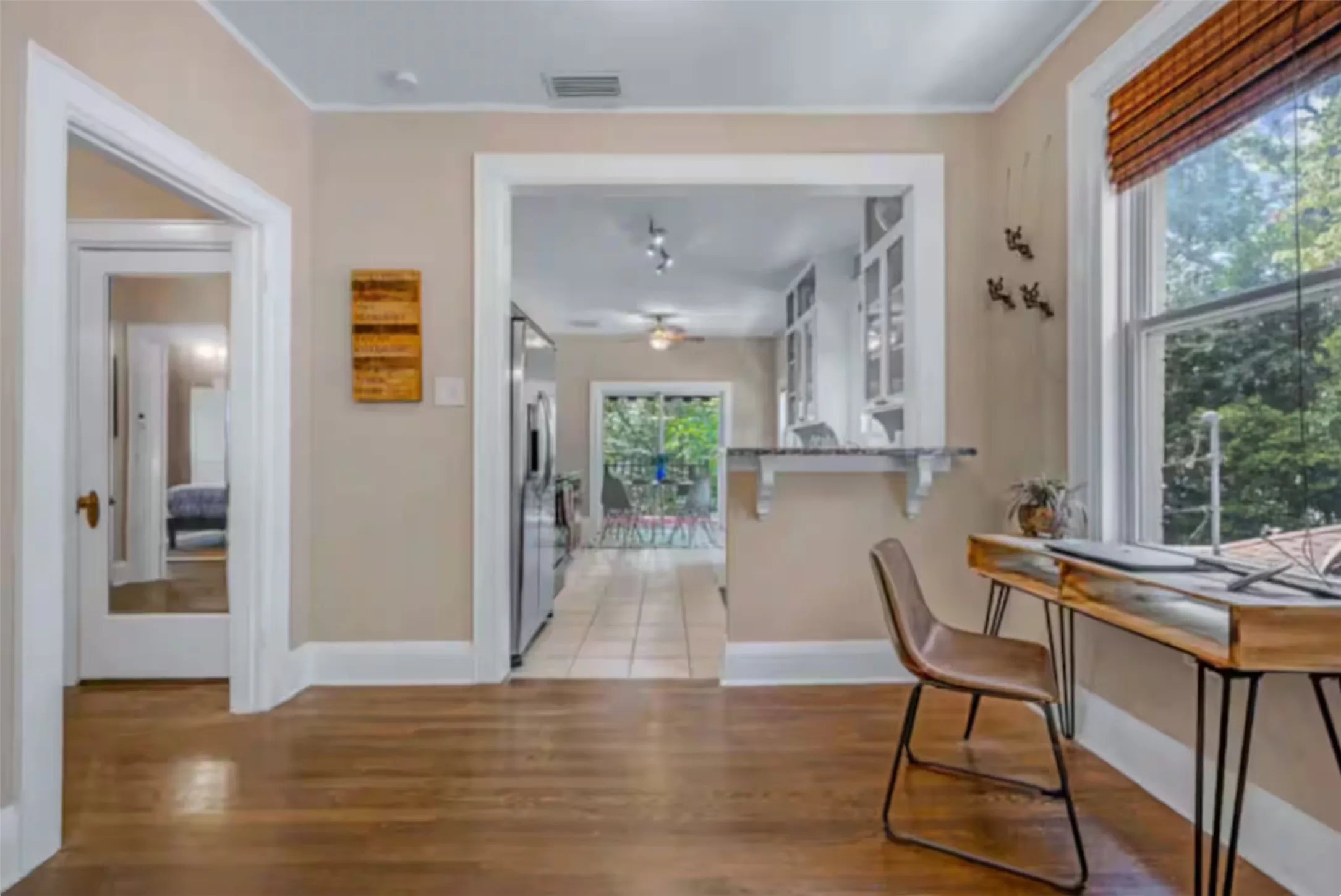 Single Family Residence For Rent in Dallas County , 4303 Vandelia Street, Dallas, Texas 75219, 3 Bedroom, 2 Bathroom, 2 Garage spaces, 1,864 Sqft, built in 1924, mls#21330532, Real Estate Agent in Dallas, Homes For Rent in Dallas county, Homes For Rent in Dallas, Realtor in Dallas Texas, Real Estate Brokerage Independent Realty Texas, Luminita Cordes Realtor