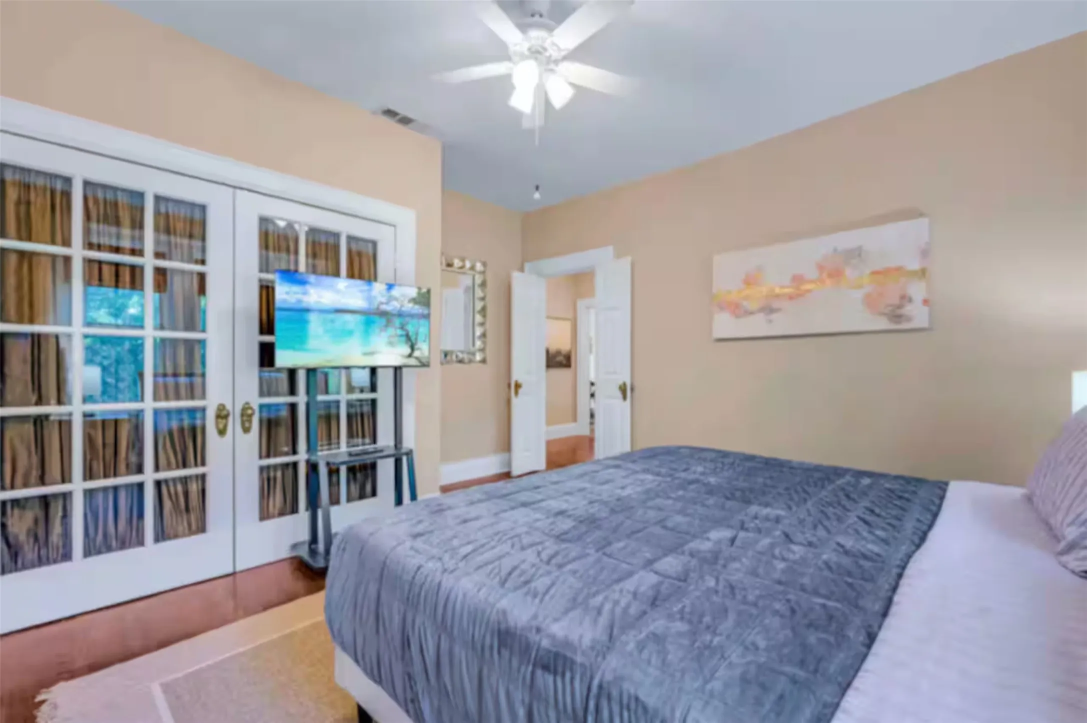 Single Family Residence For Rent in Dallas County , 4303 Vandelia Street, Dallas, Texas 75219, 3 Bedroom, 2 Bathroom, 2 Garage spaces, 1,864 Sqft, built in 1924, mls#21330532, Real Estate Agent in Dallas, Homes For Rent in Dallas county, Homes For Rent in Dallas, Realtor in Dallas Texas, Real Estate Brokerage Independent Realty Texas, Luminita Cordes Realtor