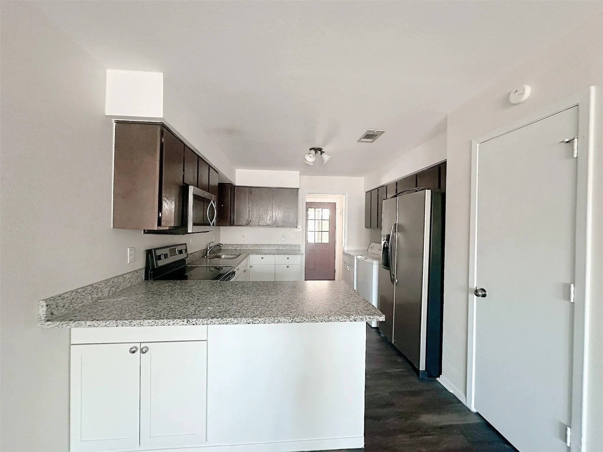 Duplex For Rent in Dallas County , 5512 Alexander Street, Sachse, Texas 75048, 2 Bedroom, 1 Bathroom, Garage spaces, 791 Sqft, built in 1980, mls#21330768, Real Estate Agent in Sachse, Homes For Rent in Dallas county, Homes For Rent in Sachse, Realtor in Sachse Texas, Real Estate Brokerage Independent Realty Texas, Luminita Cordes Realtor