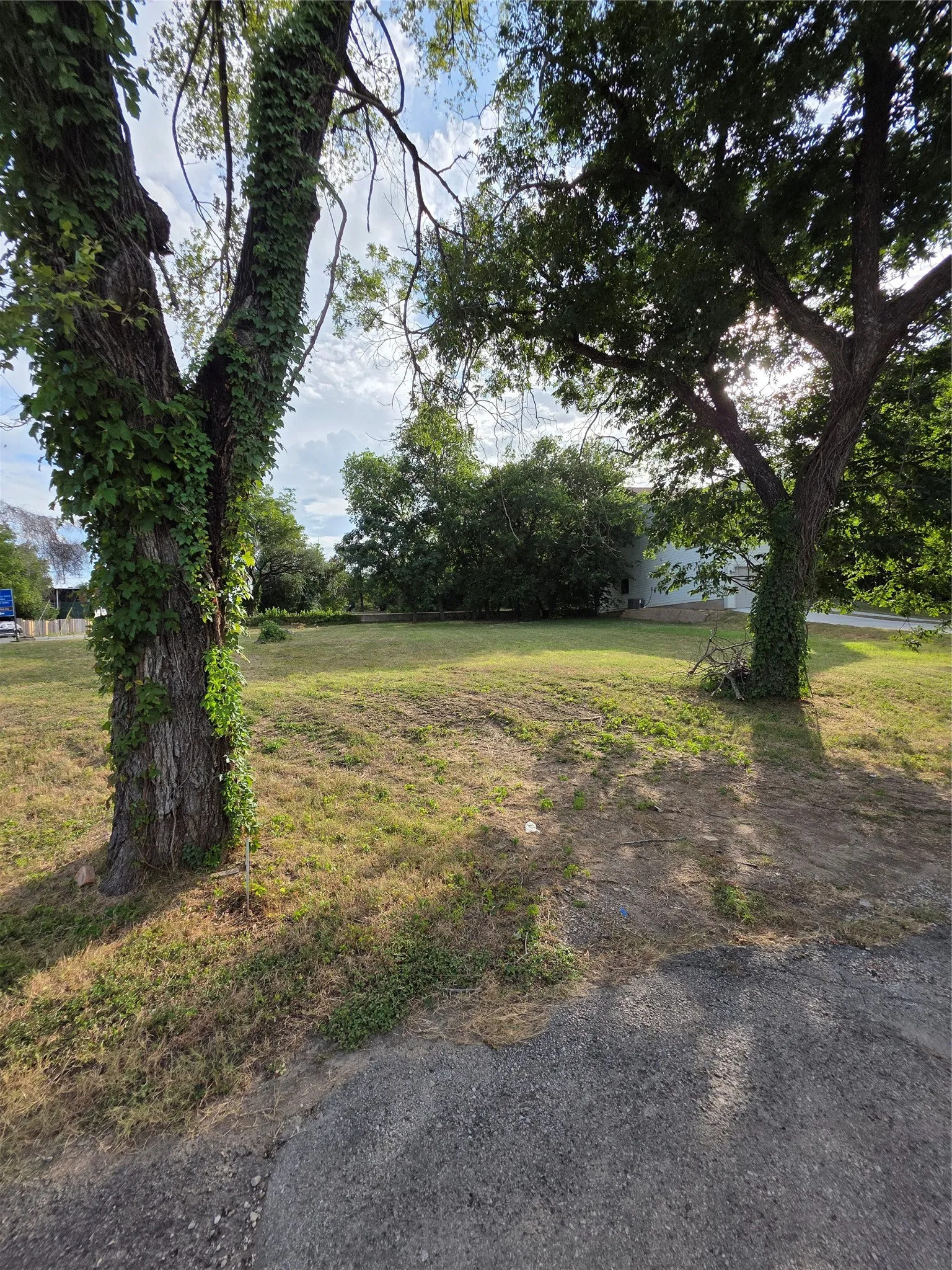 Unimproved Land For Sale in Mc Lennan County , TBD N 4th Street, Waco, Texas 76708, 0, 0, Garage spaces, 0 Sqft, built in 0, mls#21324568, Real Estate Agent in Waco, Homes For Sale in Mc Lennan county, Homes For Sale in Waco, Realtor in Waco Texas, Real Estate Brokerage Independent Realty Texas, Luminita Cordes Realtor